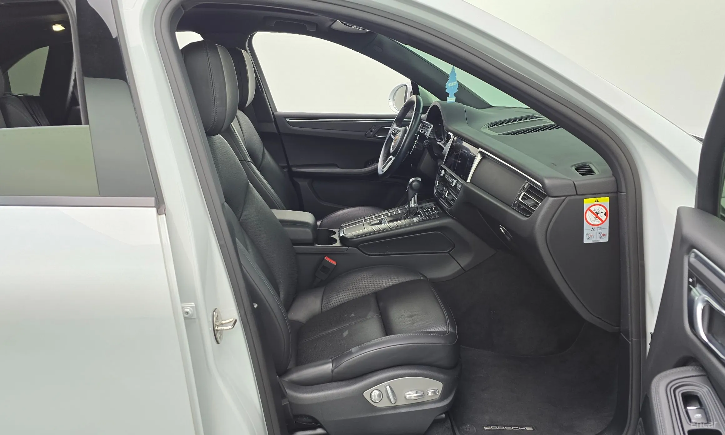 Porsche Macan превью 11