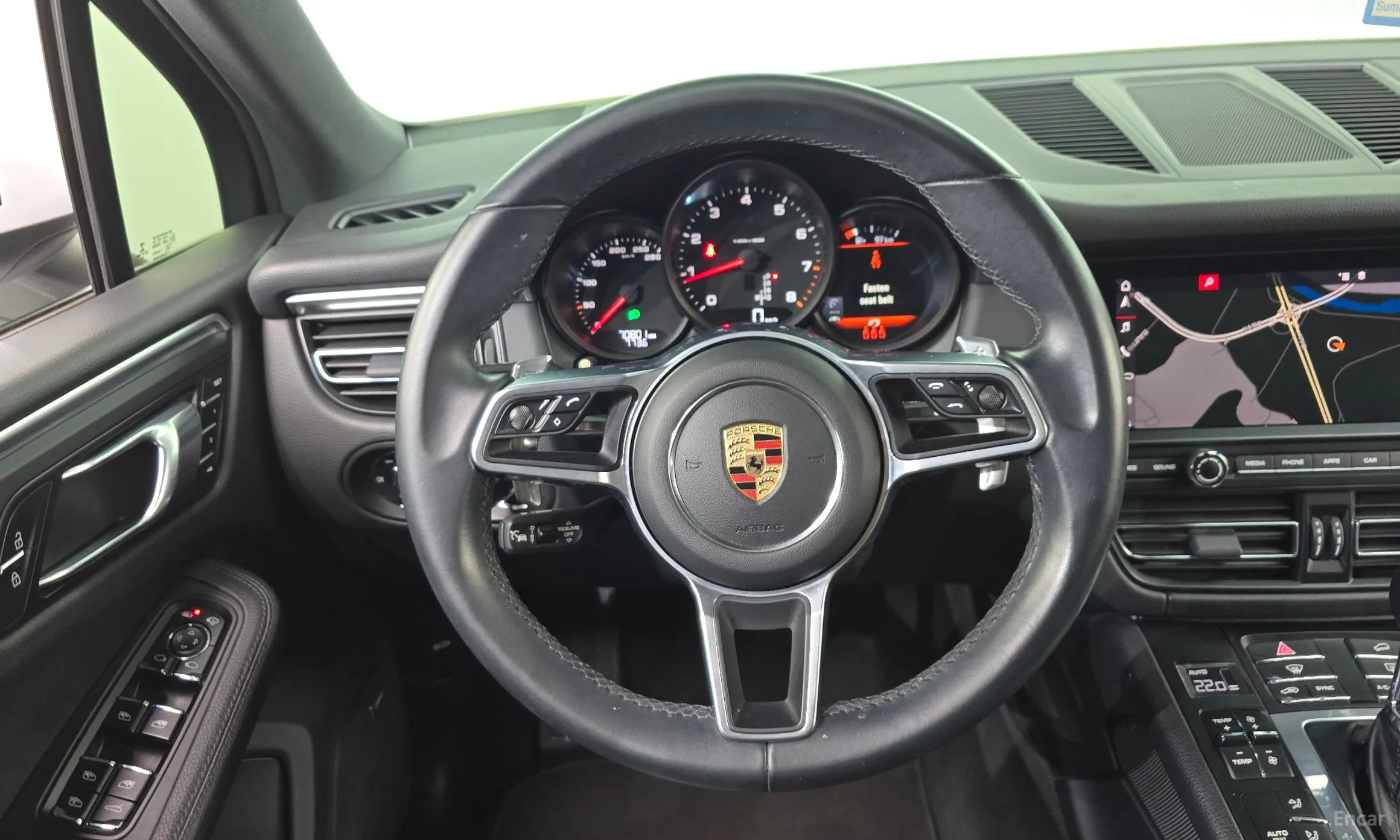 Porsche Macan превью 13