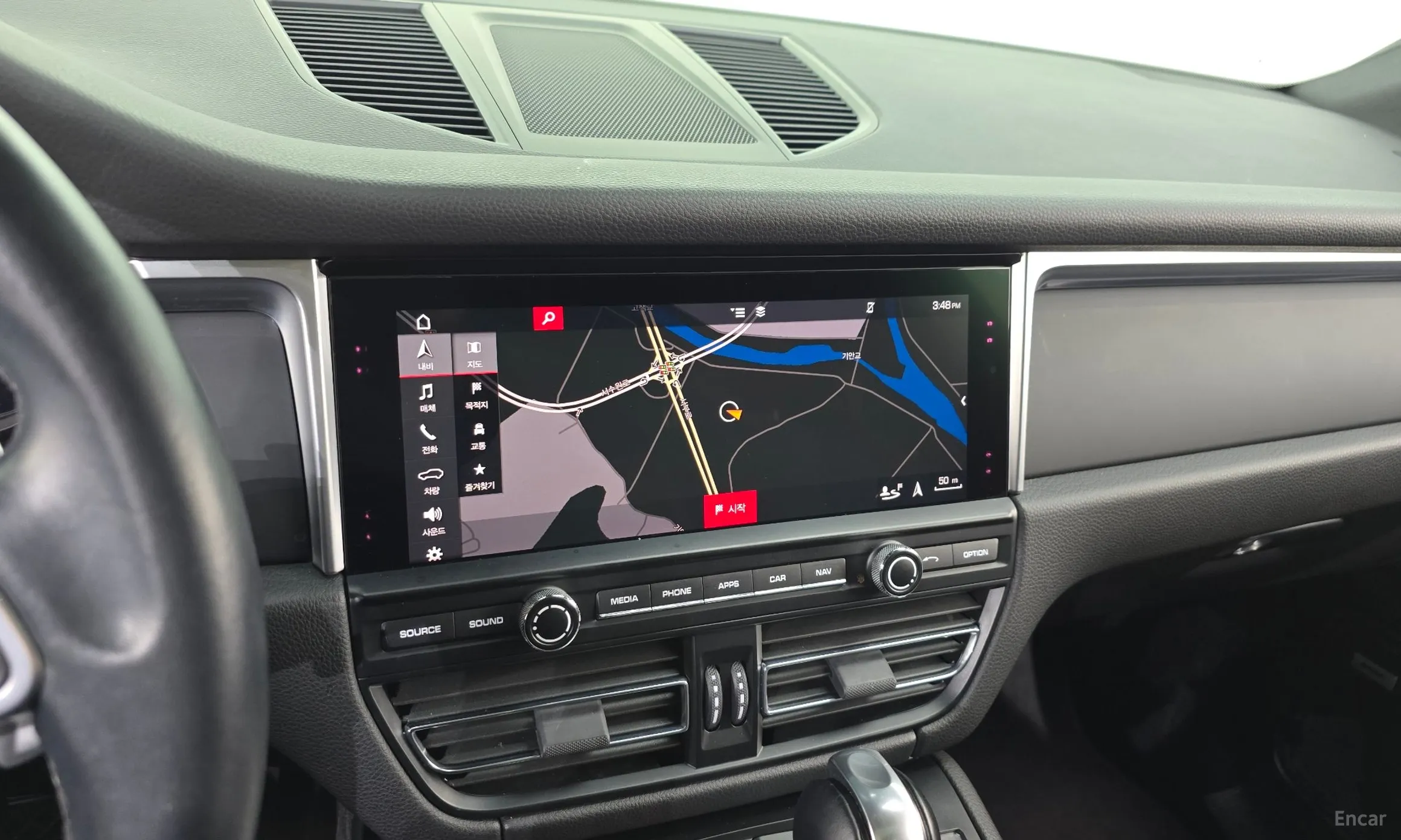 Porsche Macan превью 14