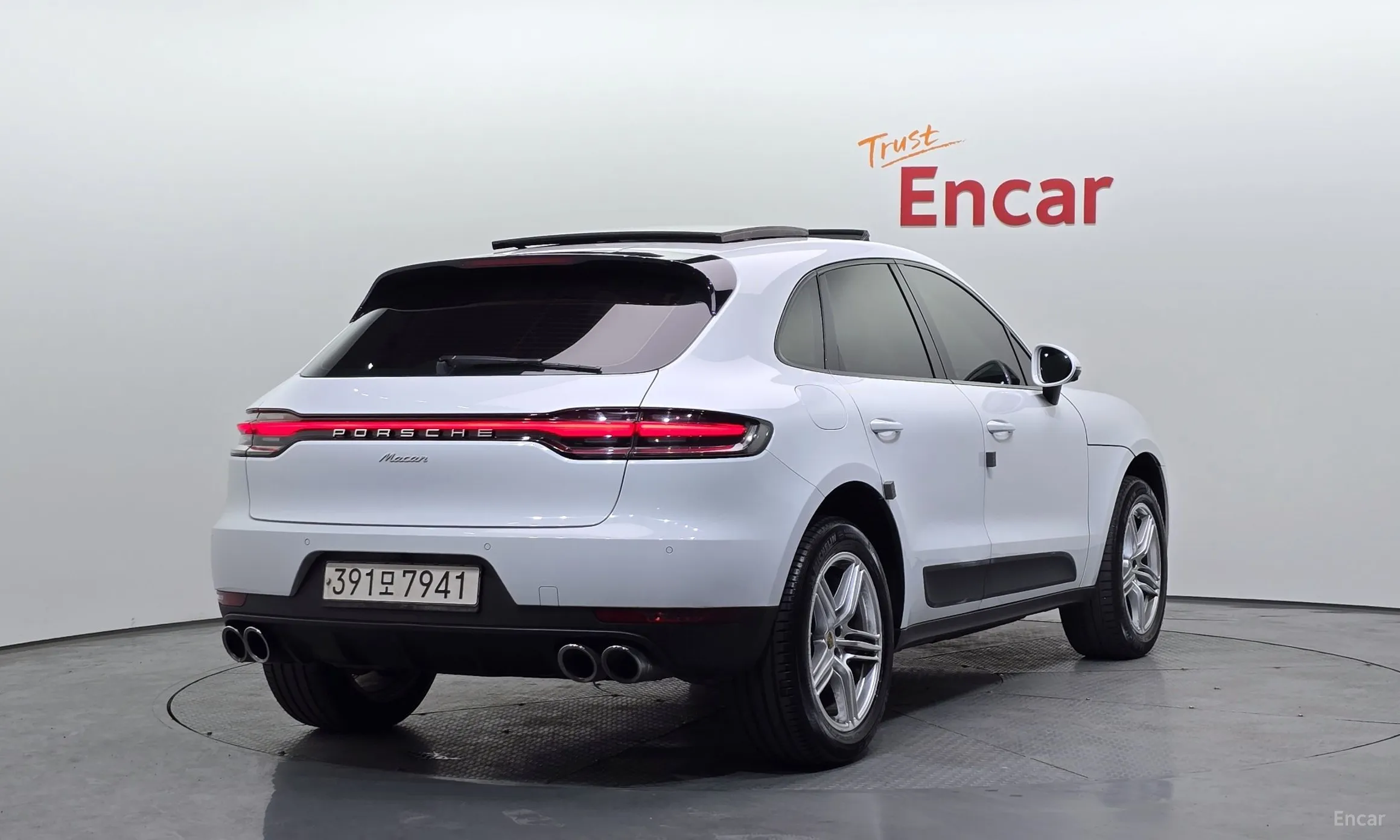 Porsche Macan превью 2