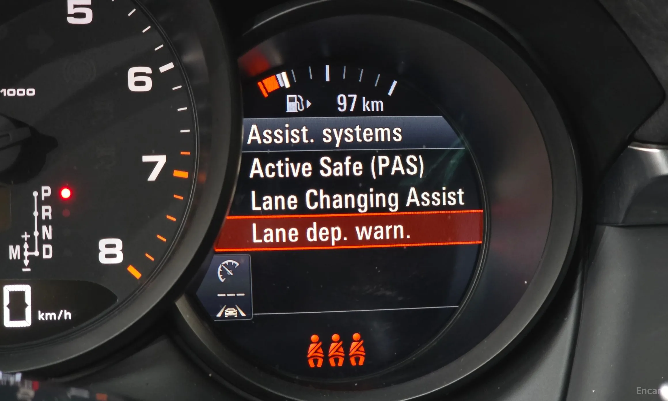 Porsche Macan превью 16