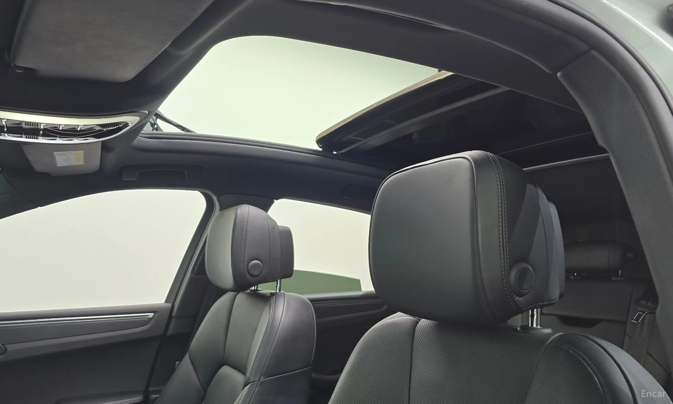 Porsche Macan превью 19