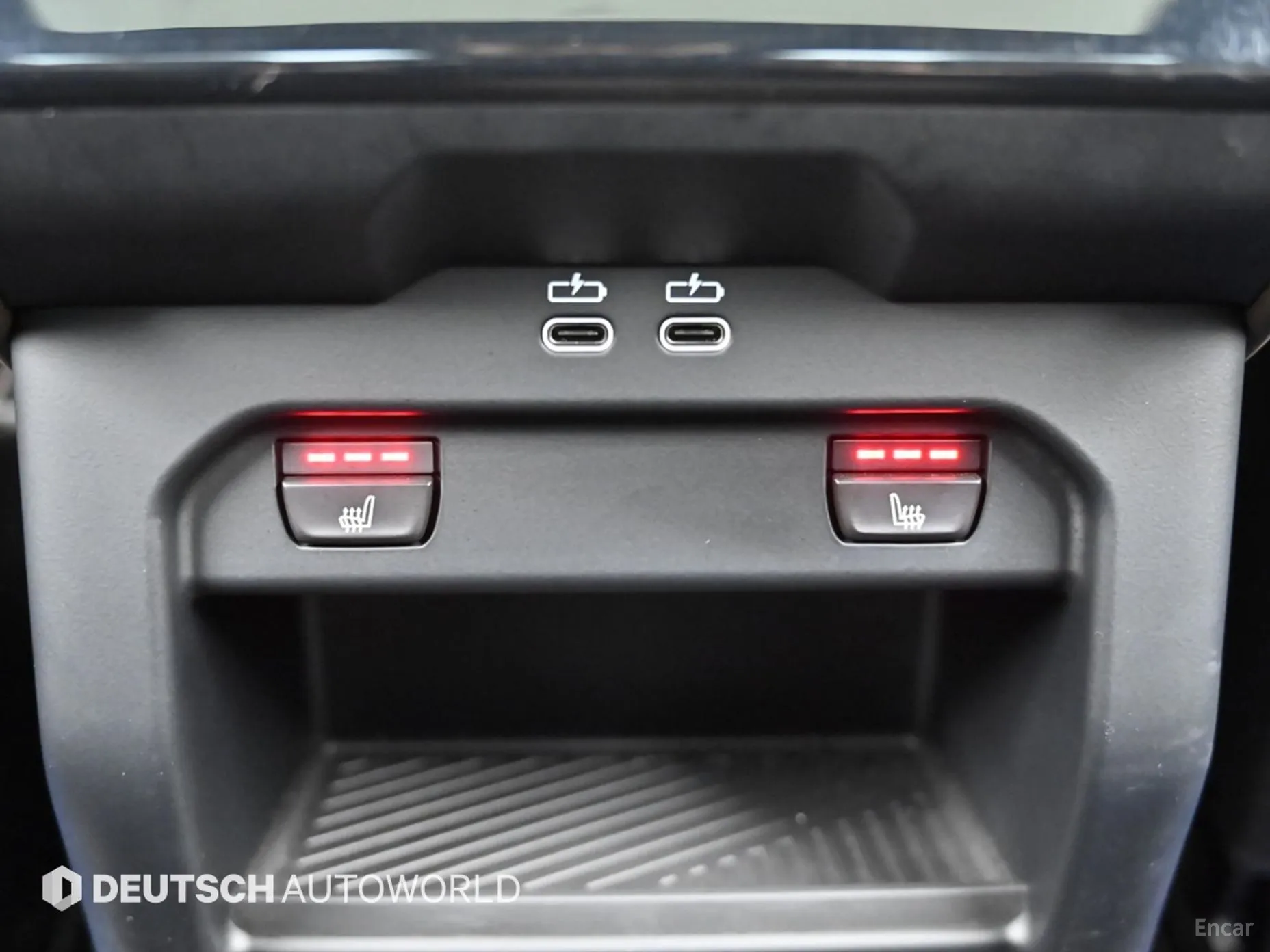BMW 5 Series (G60) превью 16