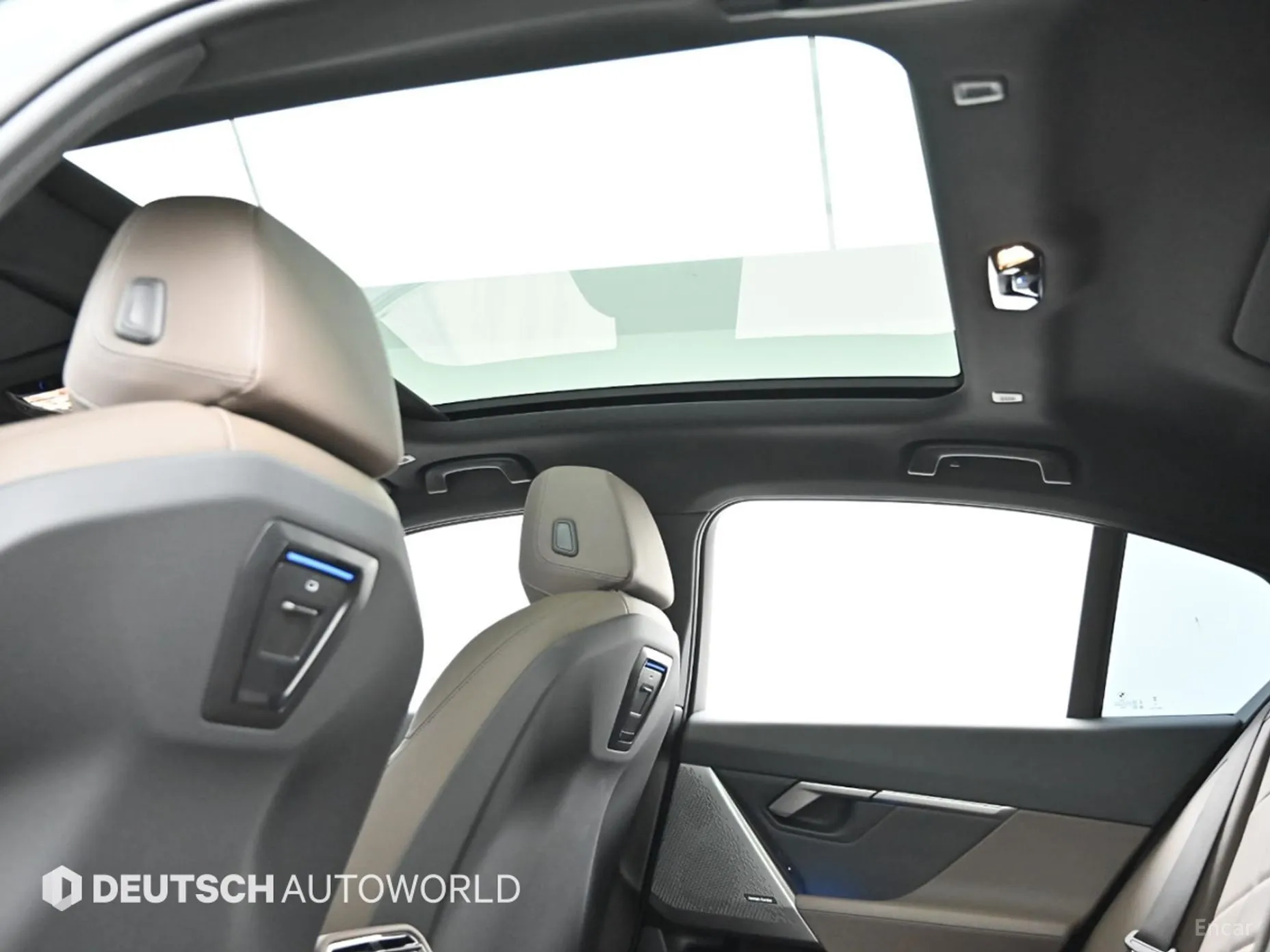 BMW 5 Series (G60) превью 19