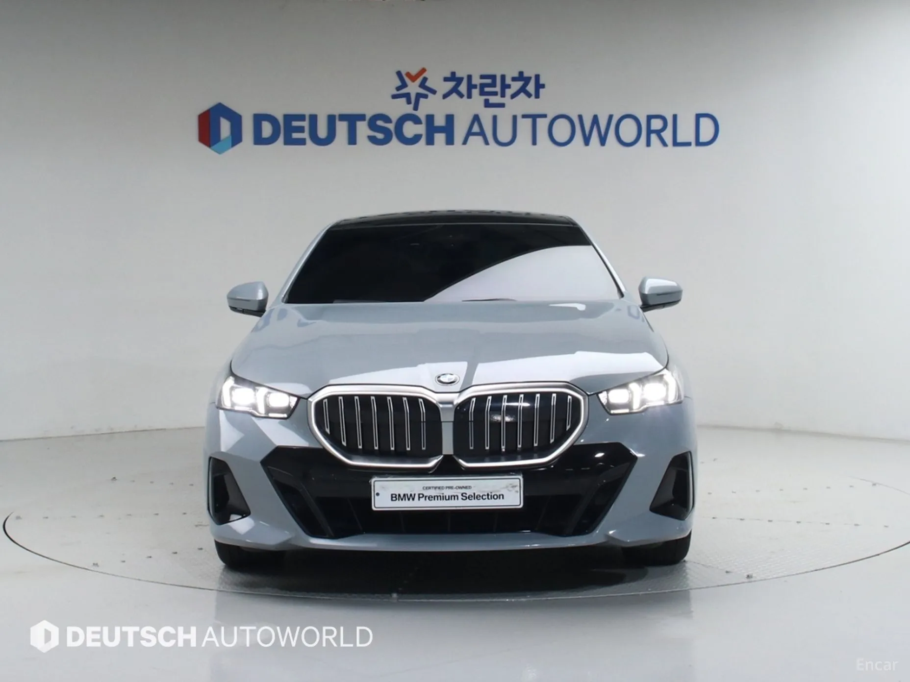BMW 5 Series (G60) превью 3
