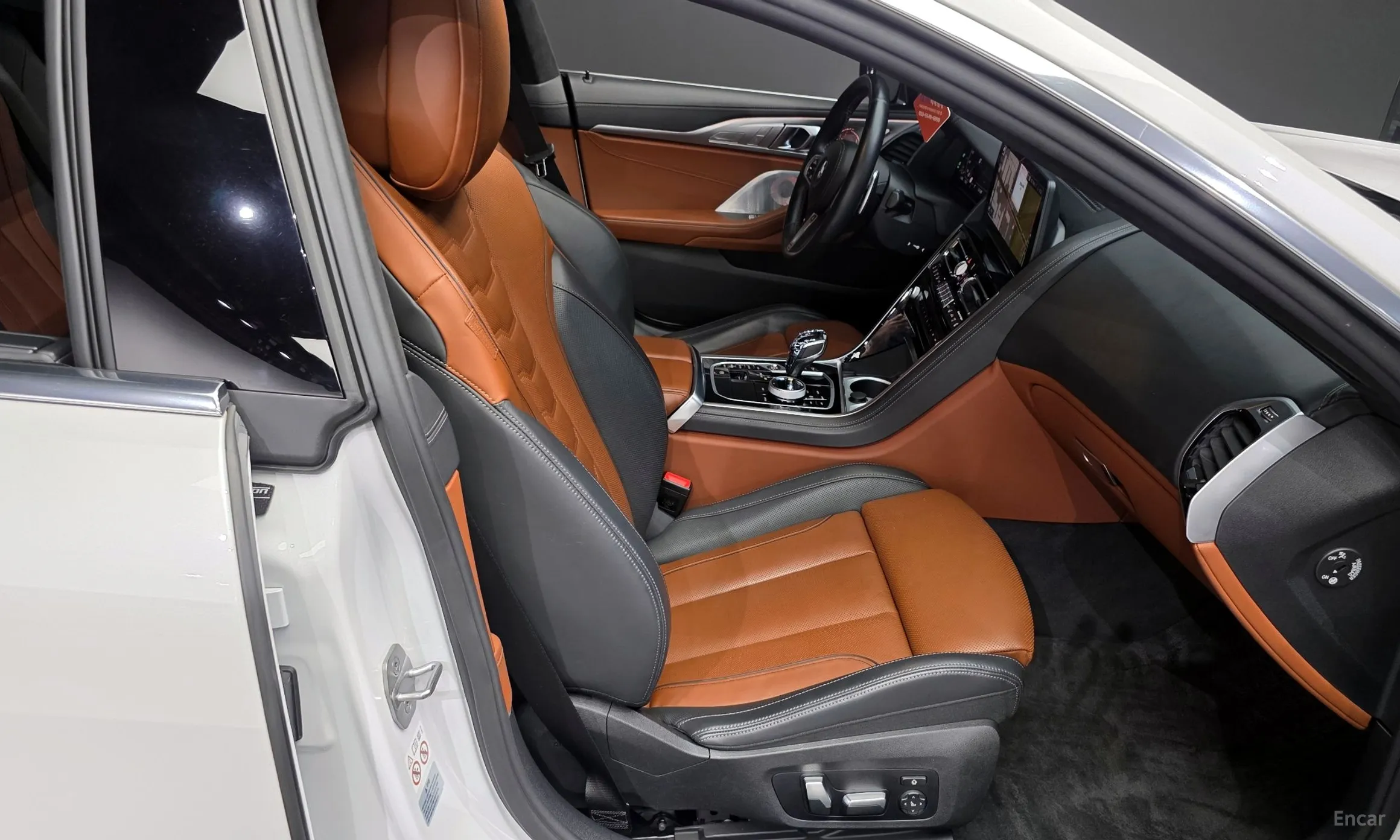 BMW 8-series (G15) превью 12