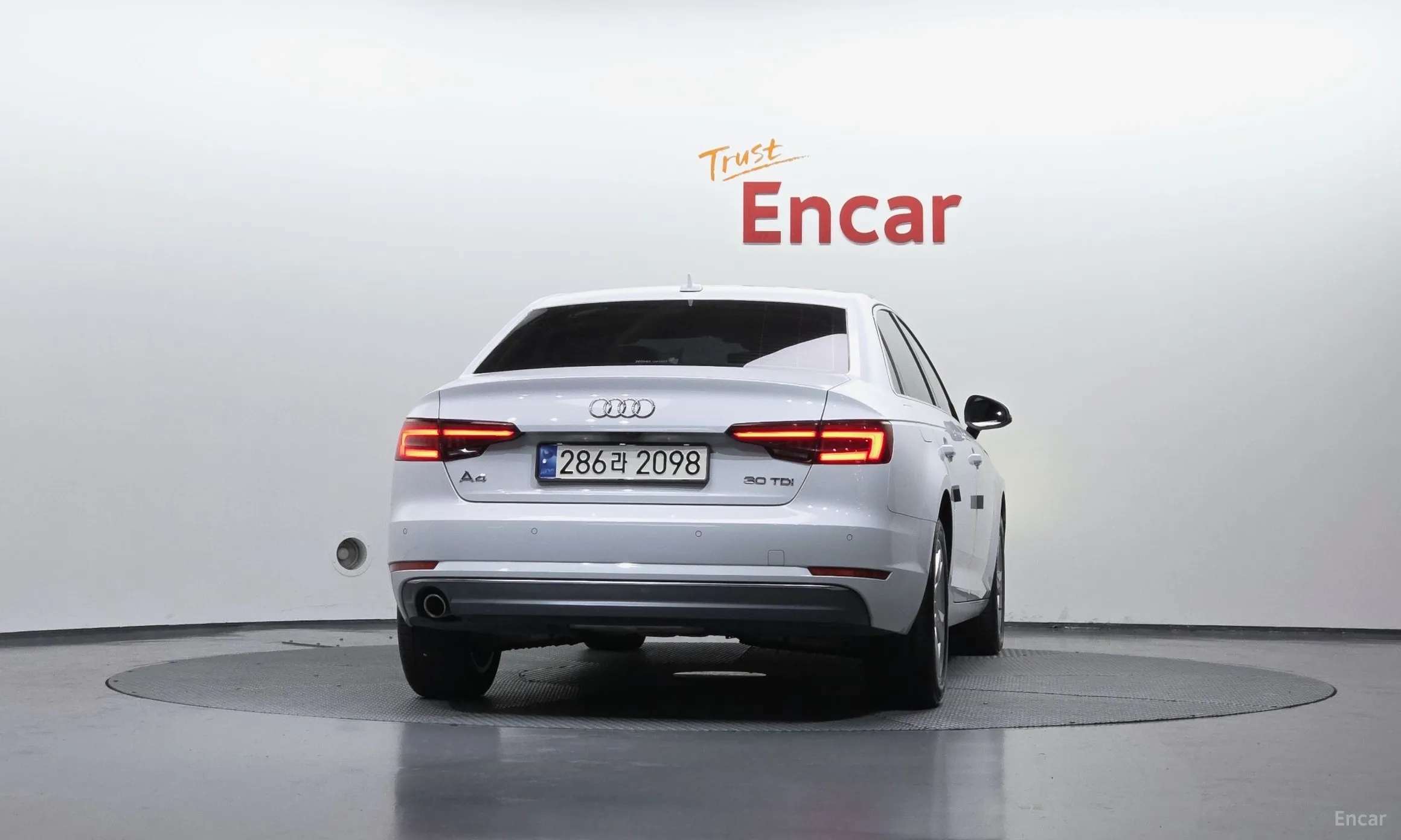 Audi A4 (B9) превью 4