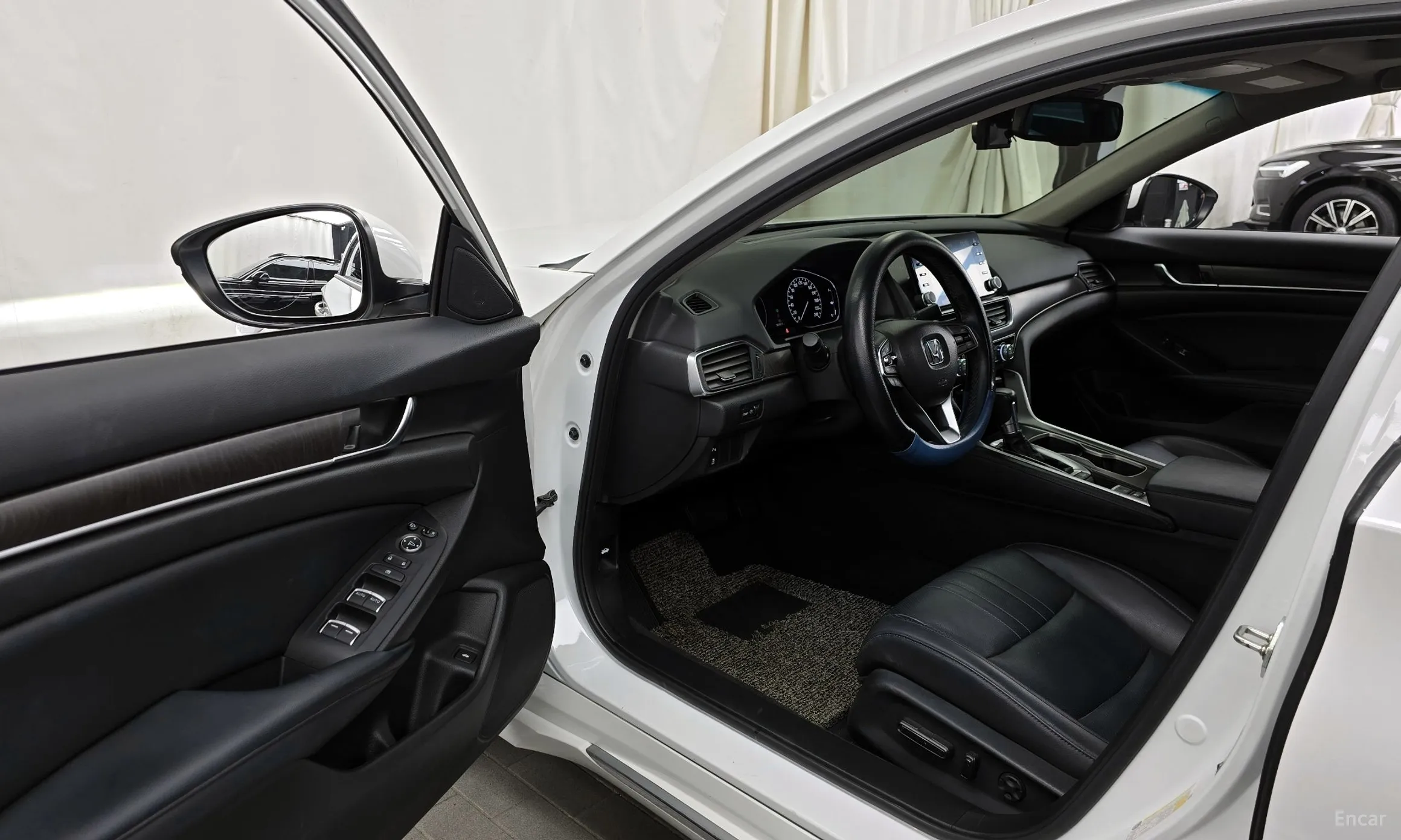 Honda Accord 10th Generation превью 10
