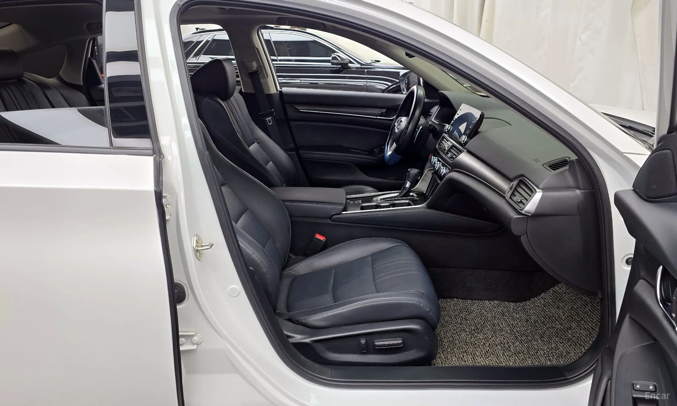 Honda Accord 10th Generation превью 11