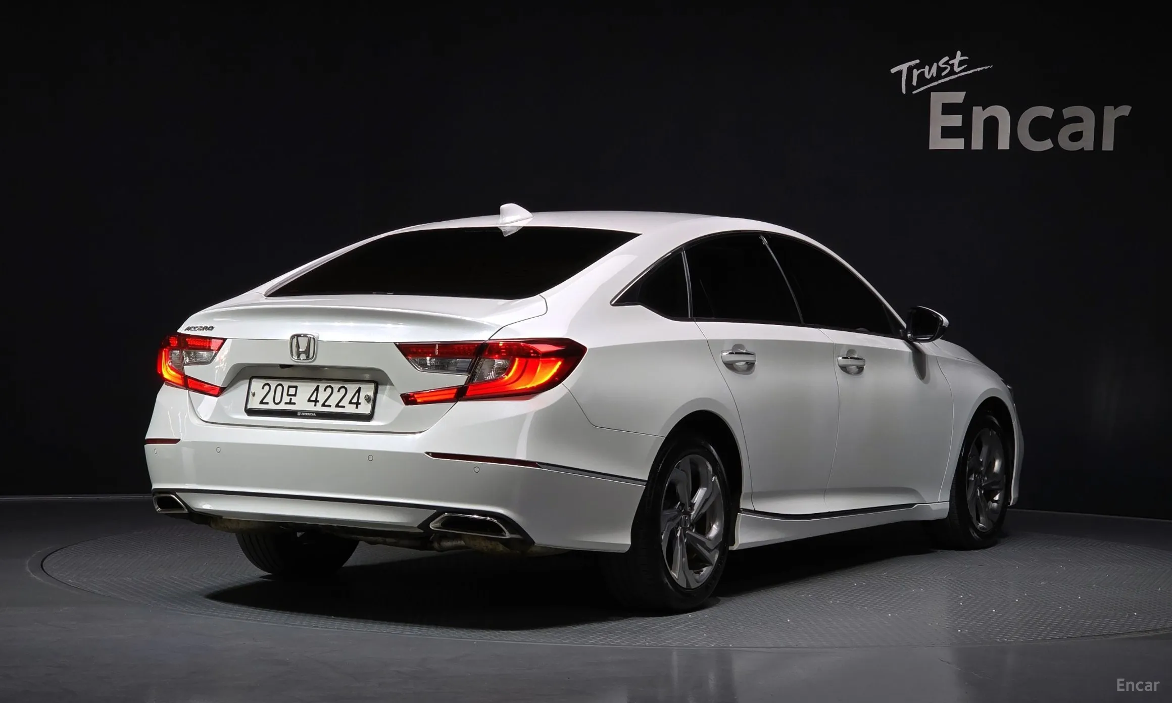 Honda Accord 10th Generation превью 2