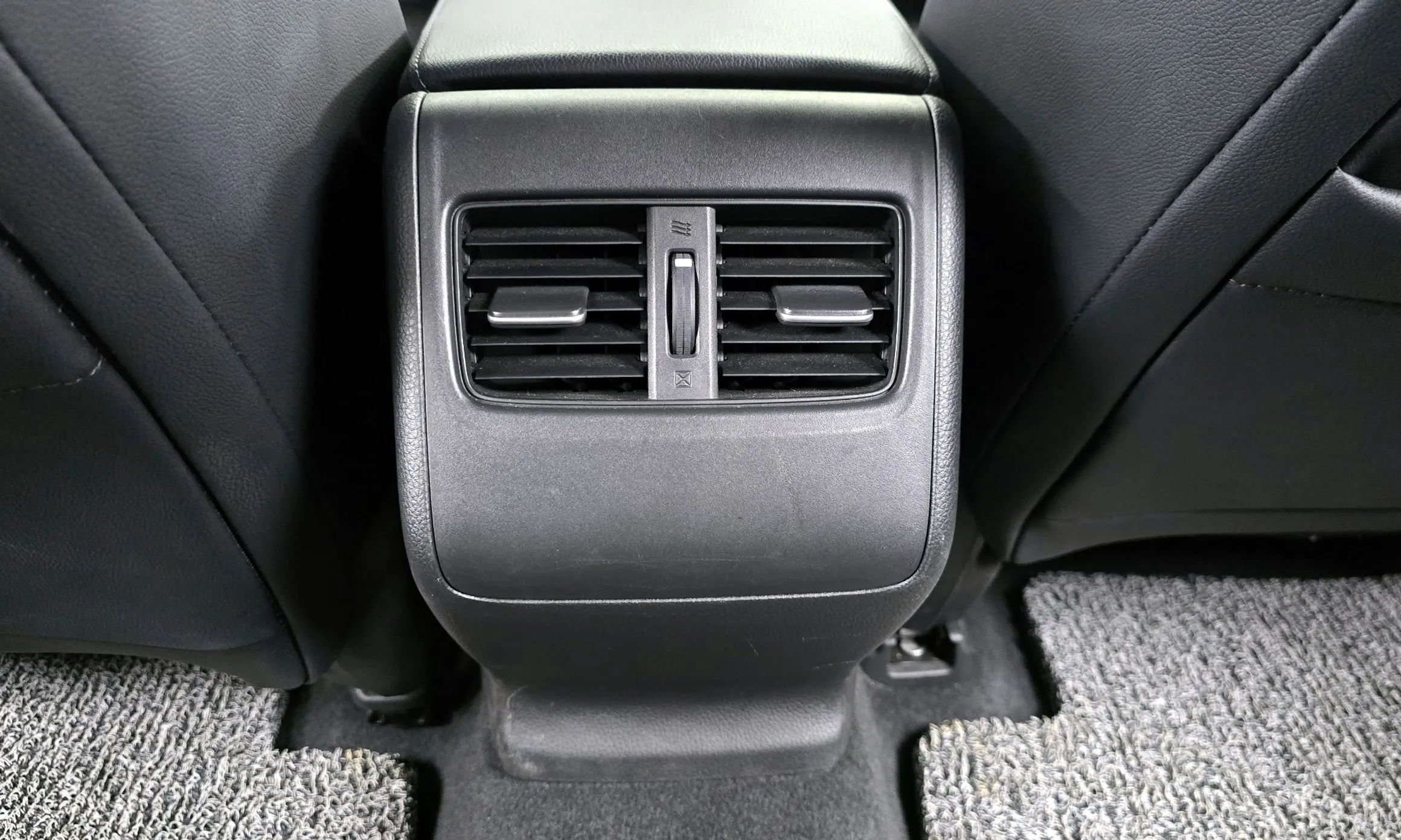 Honda Accord 10th Generation превью 19