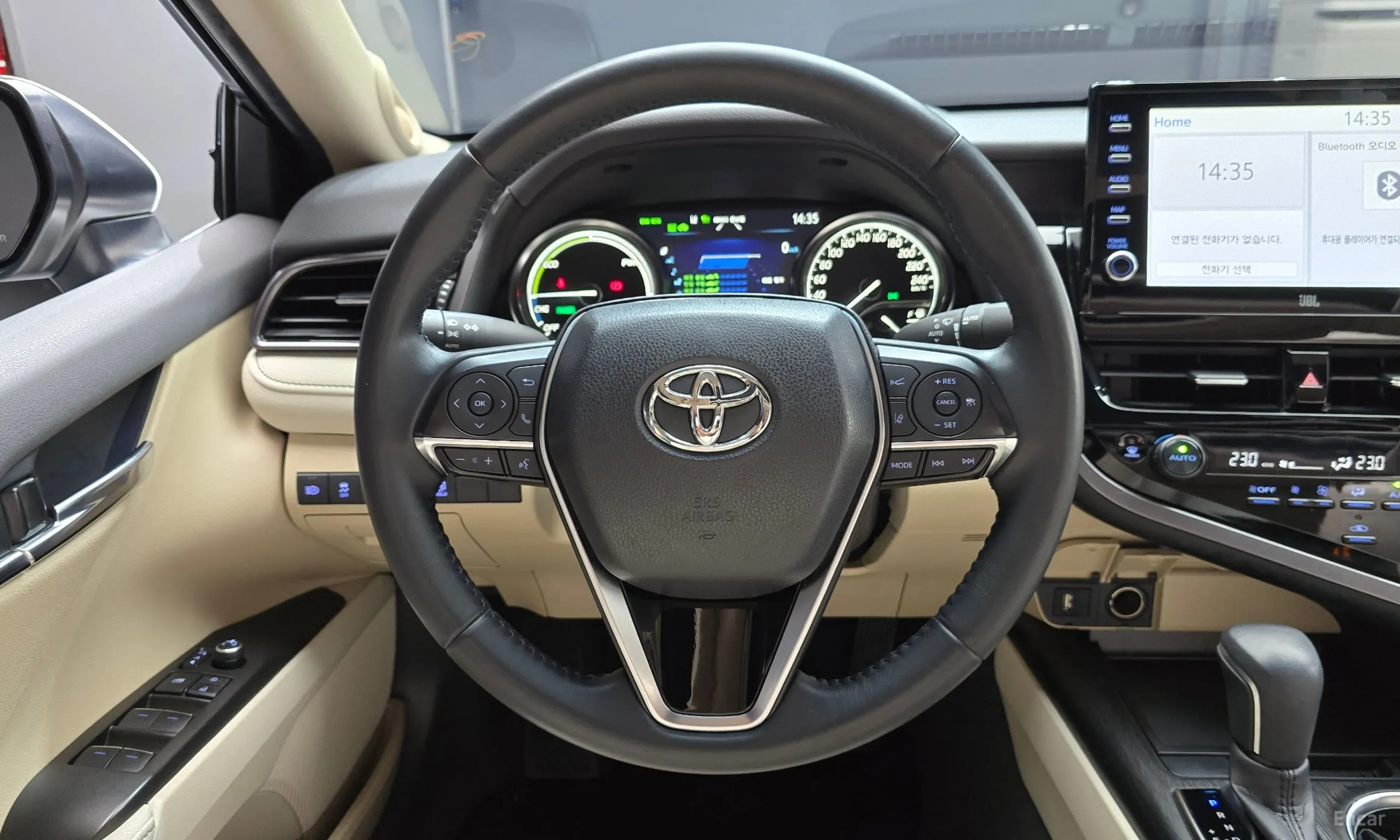 Toyota Camry (XV70) превью 13
