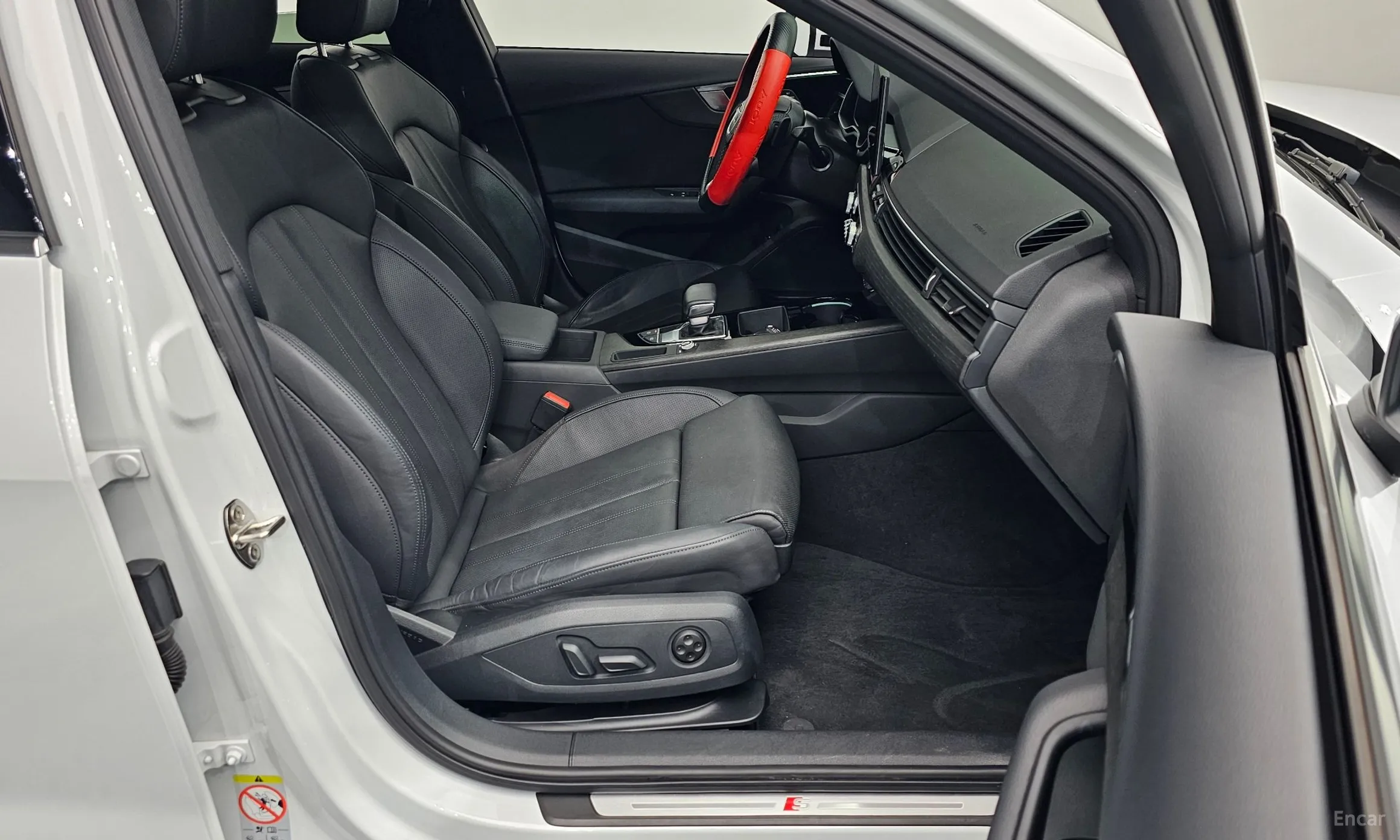 Audi A4 (B9) превью 10