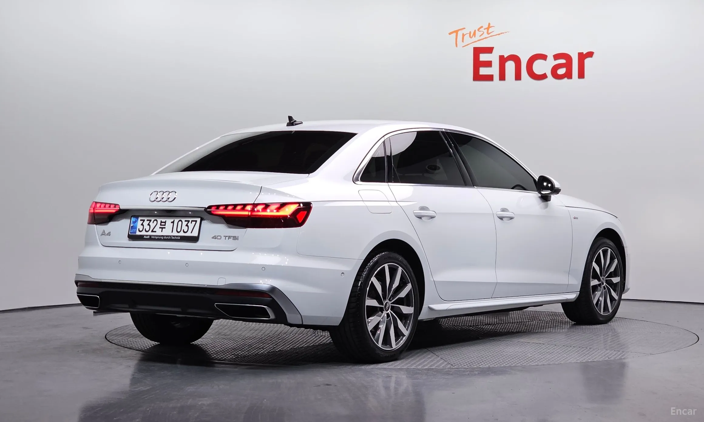 Audi A4 (B9) превью 2