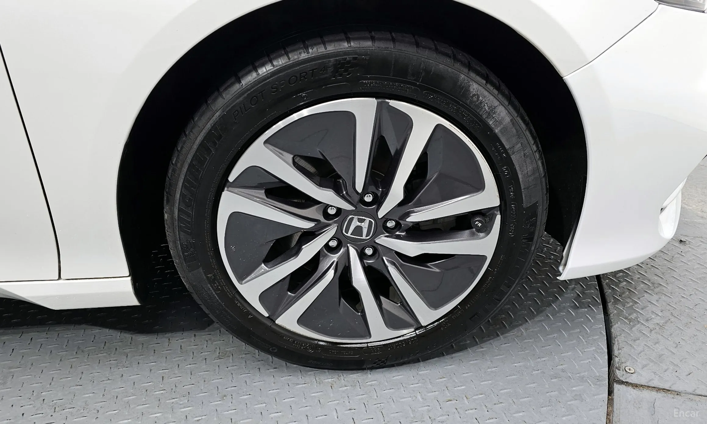 Honda Accord 10th Generation превью 5