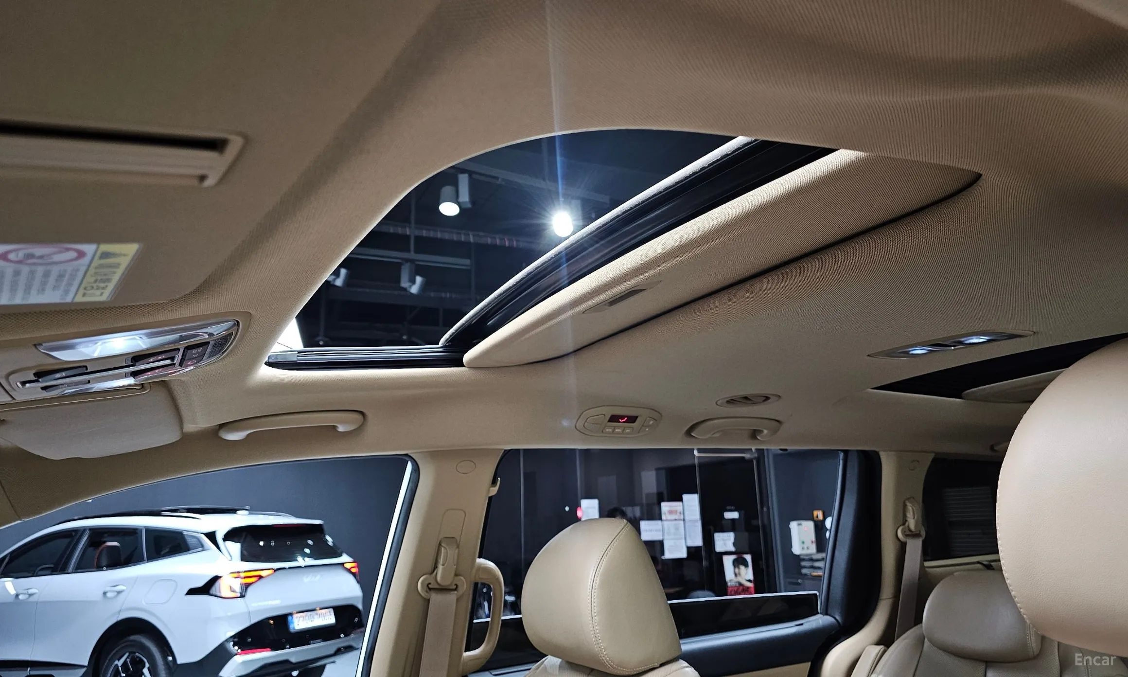 Kia Carnival превью 16