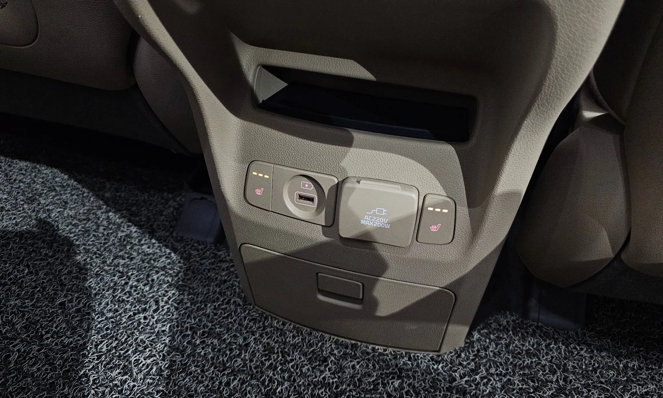 Kia Carnival превью 19