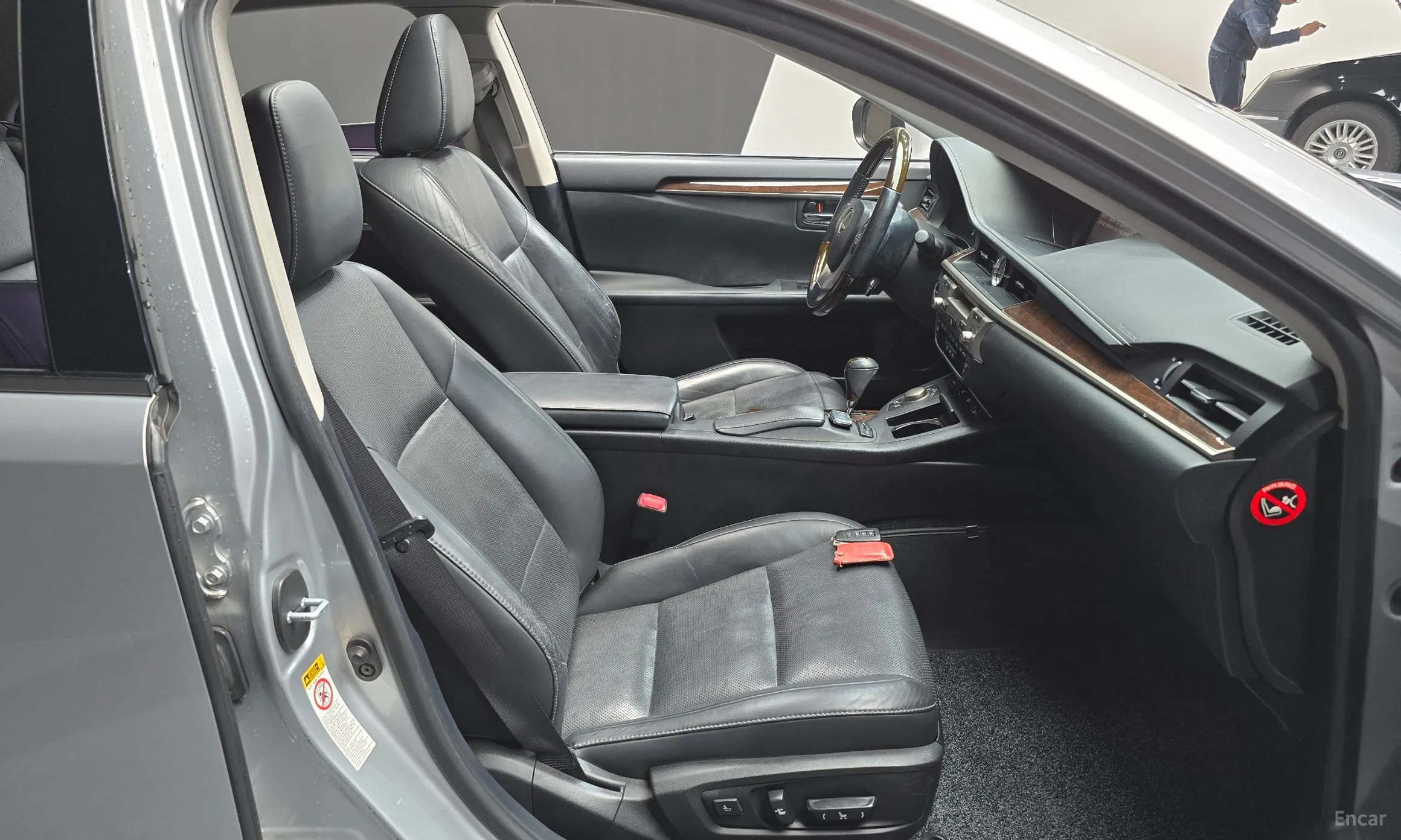 Lexus New ES300h превью 10