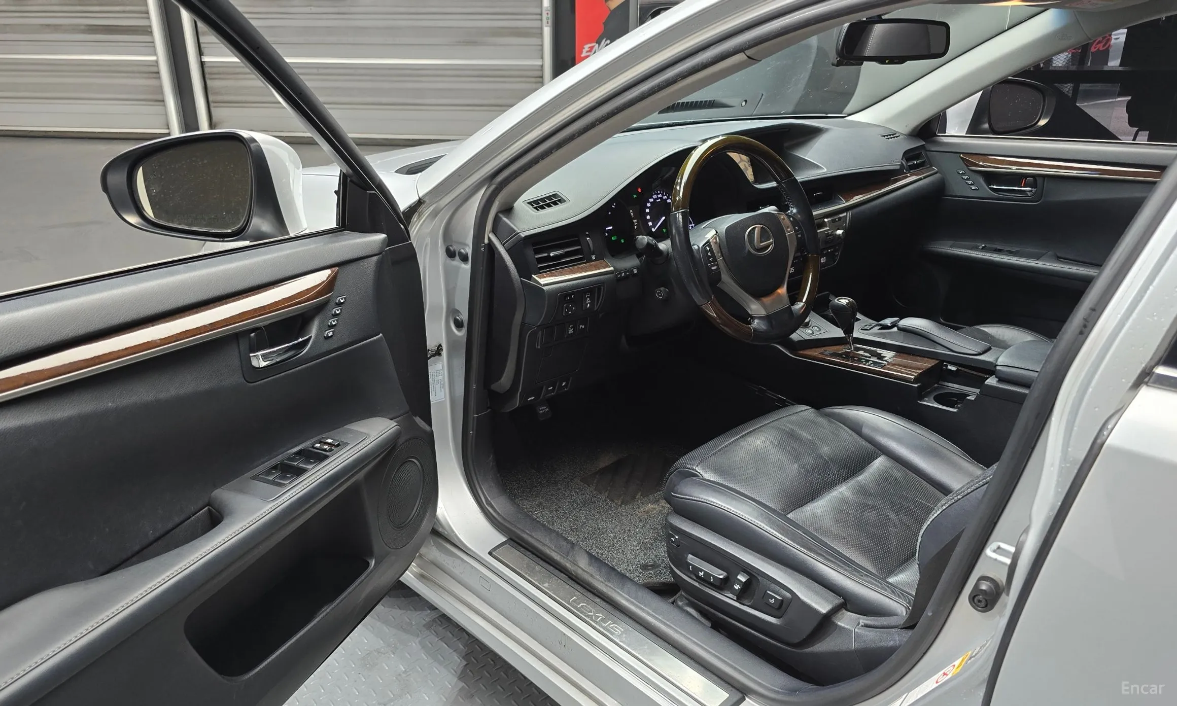Lexus New ES300h превью 11