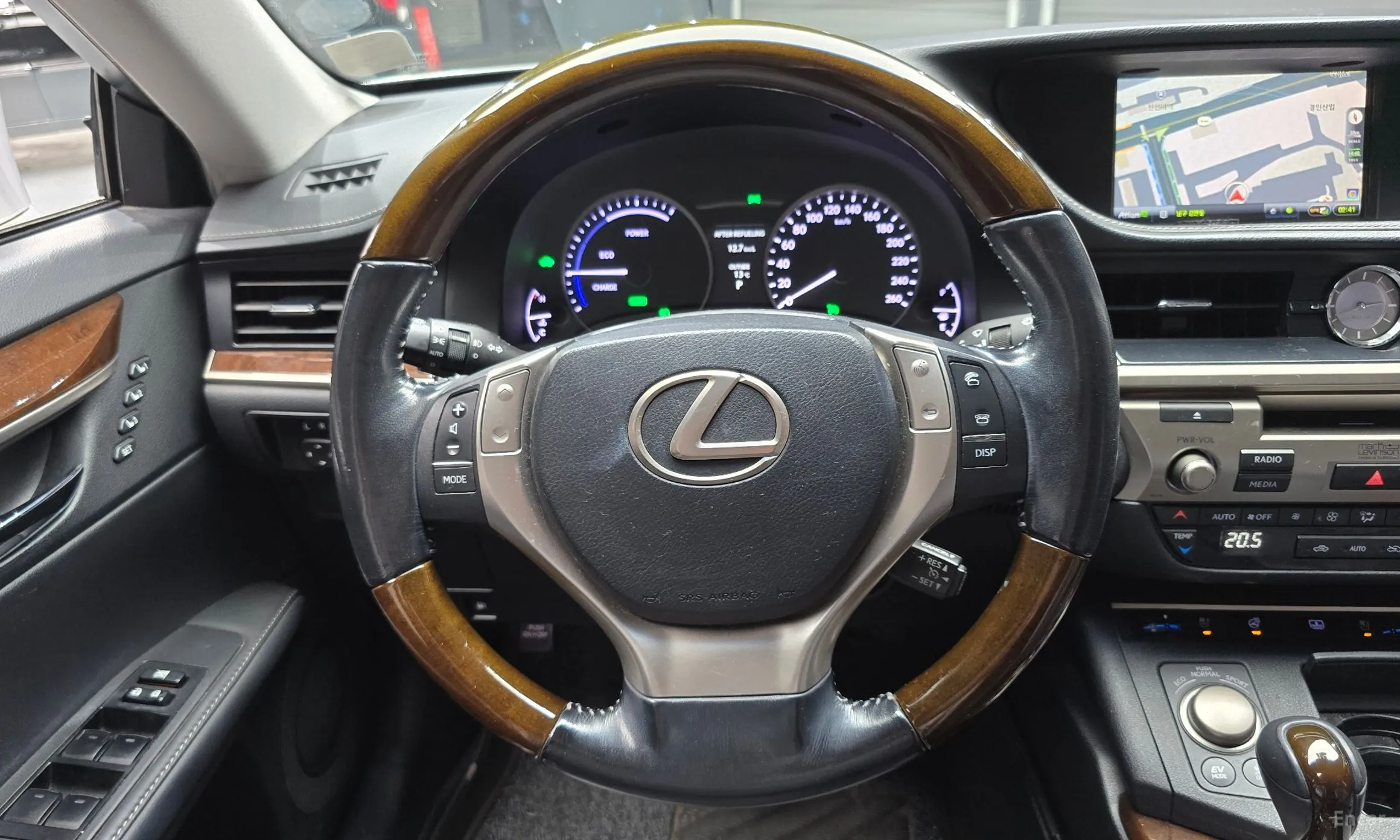 Lexus New ES300h превью 14