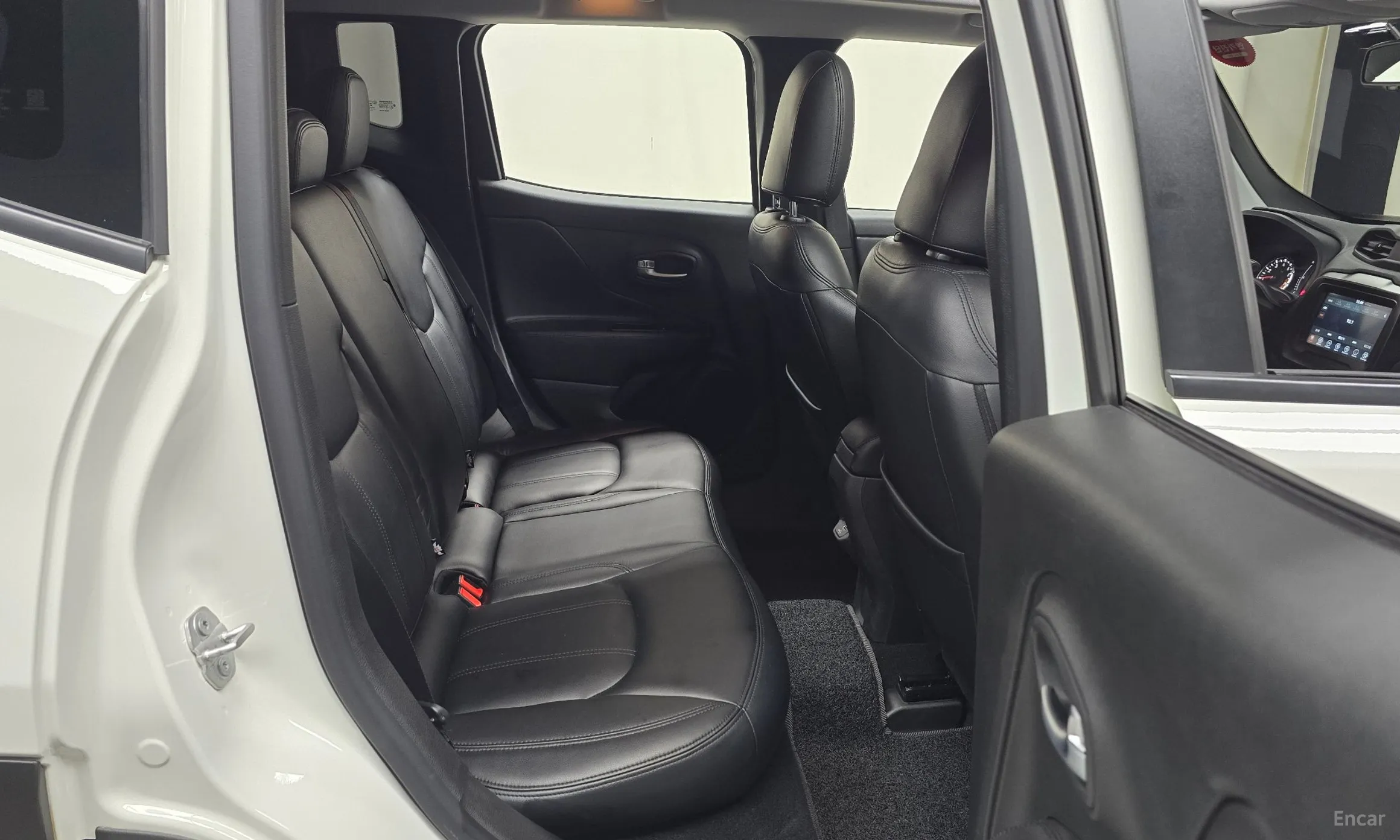 Jeep Renegade превью 12