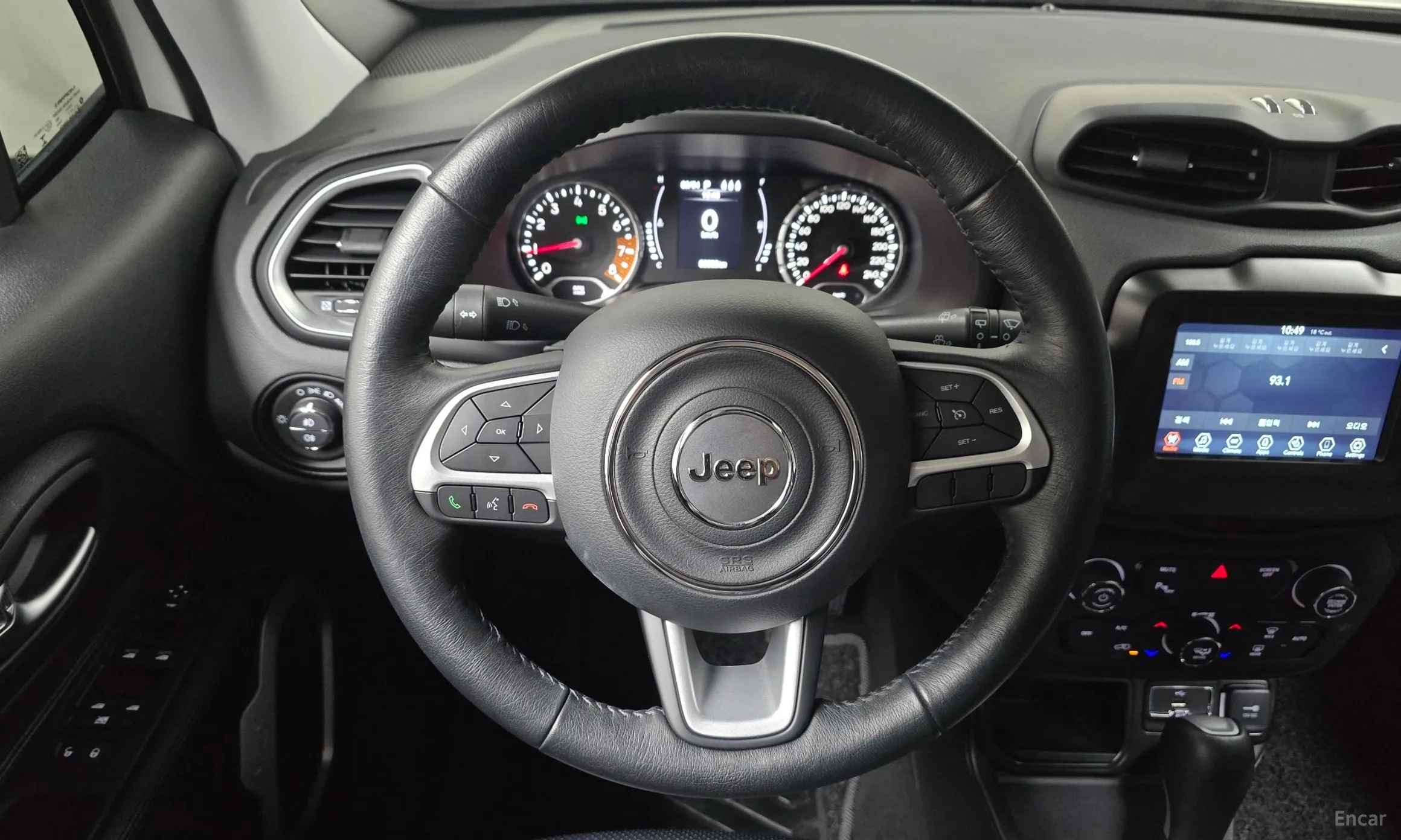 Jeep Renegade превью 13