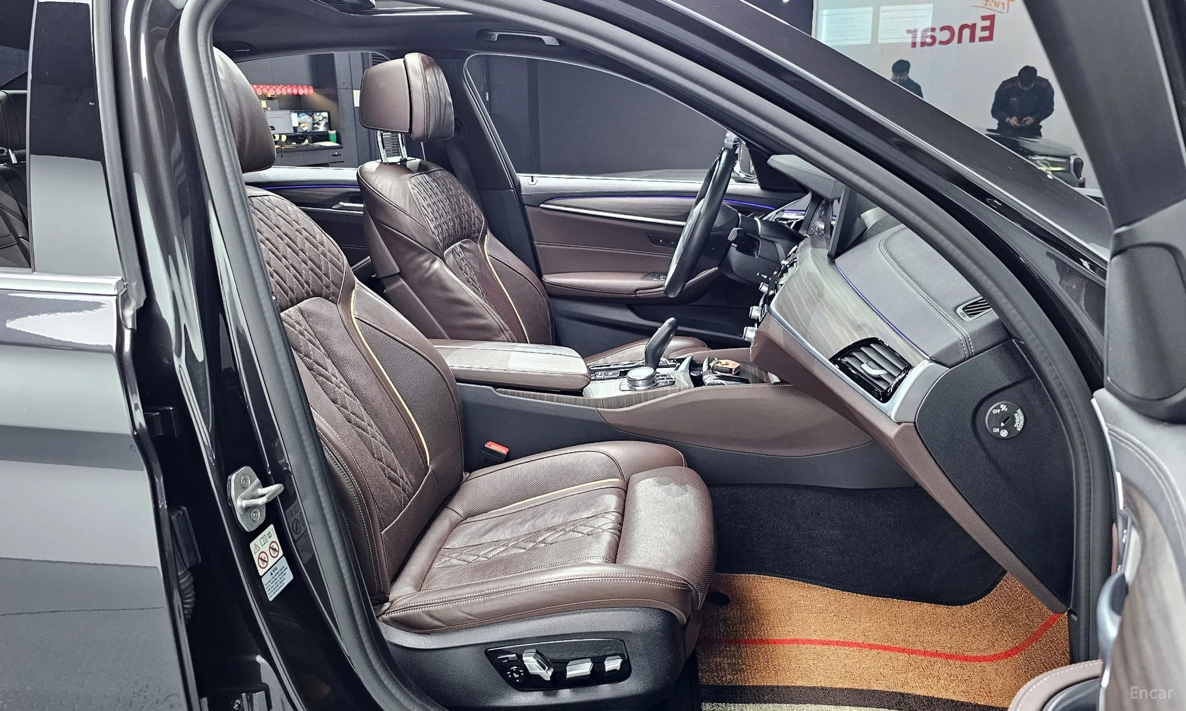 BMW 5 Series (G30) превью 10