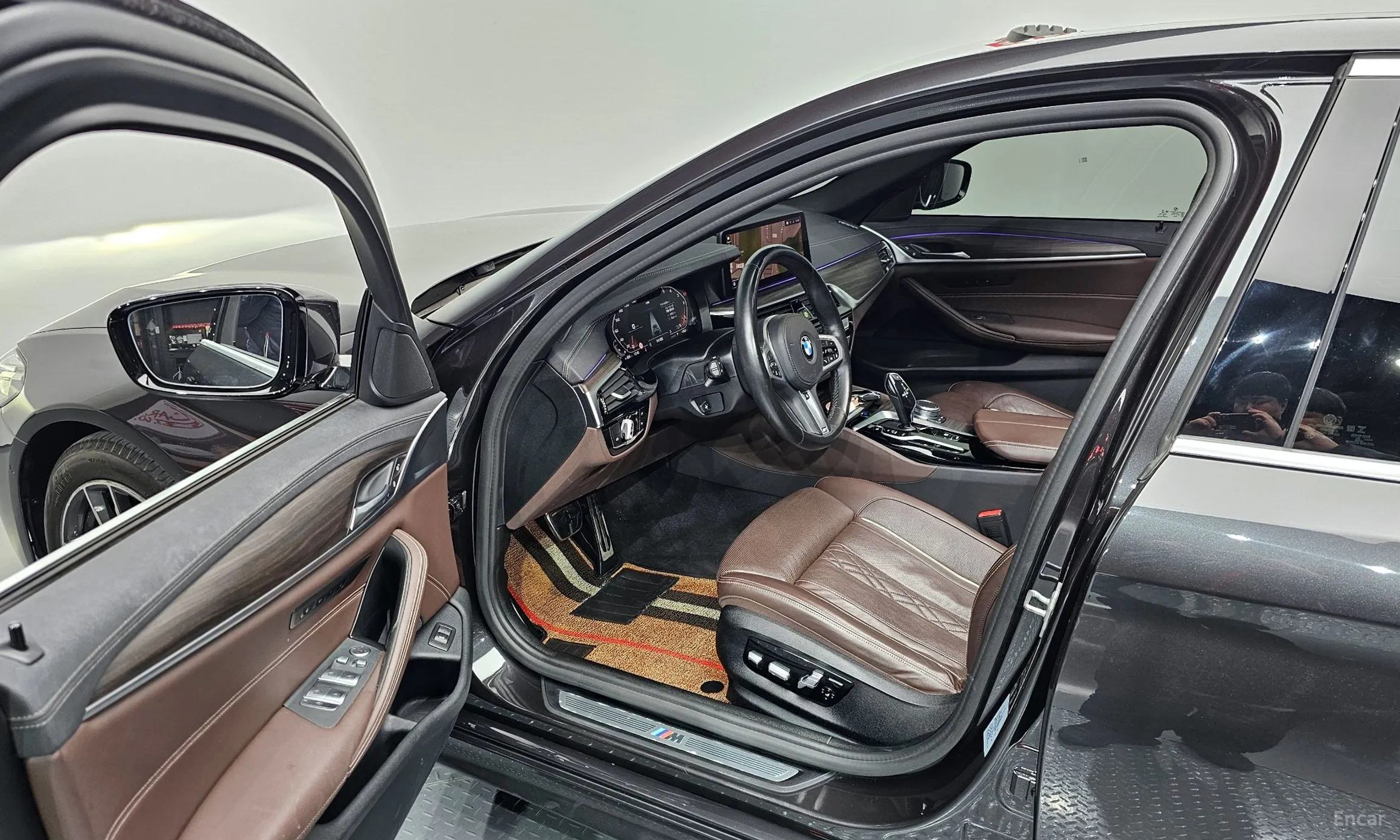 BMW 5 Series (G30) превью 11