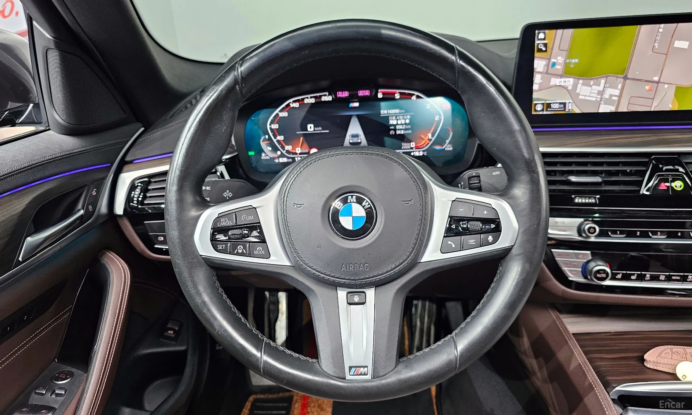 BMW 5 Series (G30) превью 13