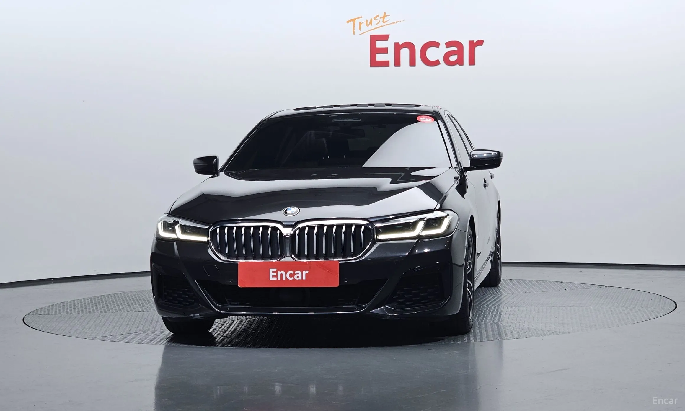BMW 5 Series (G30) превью 3