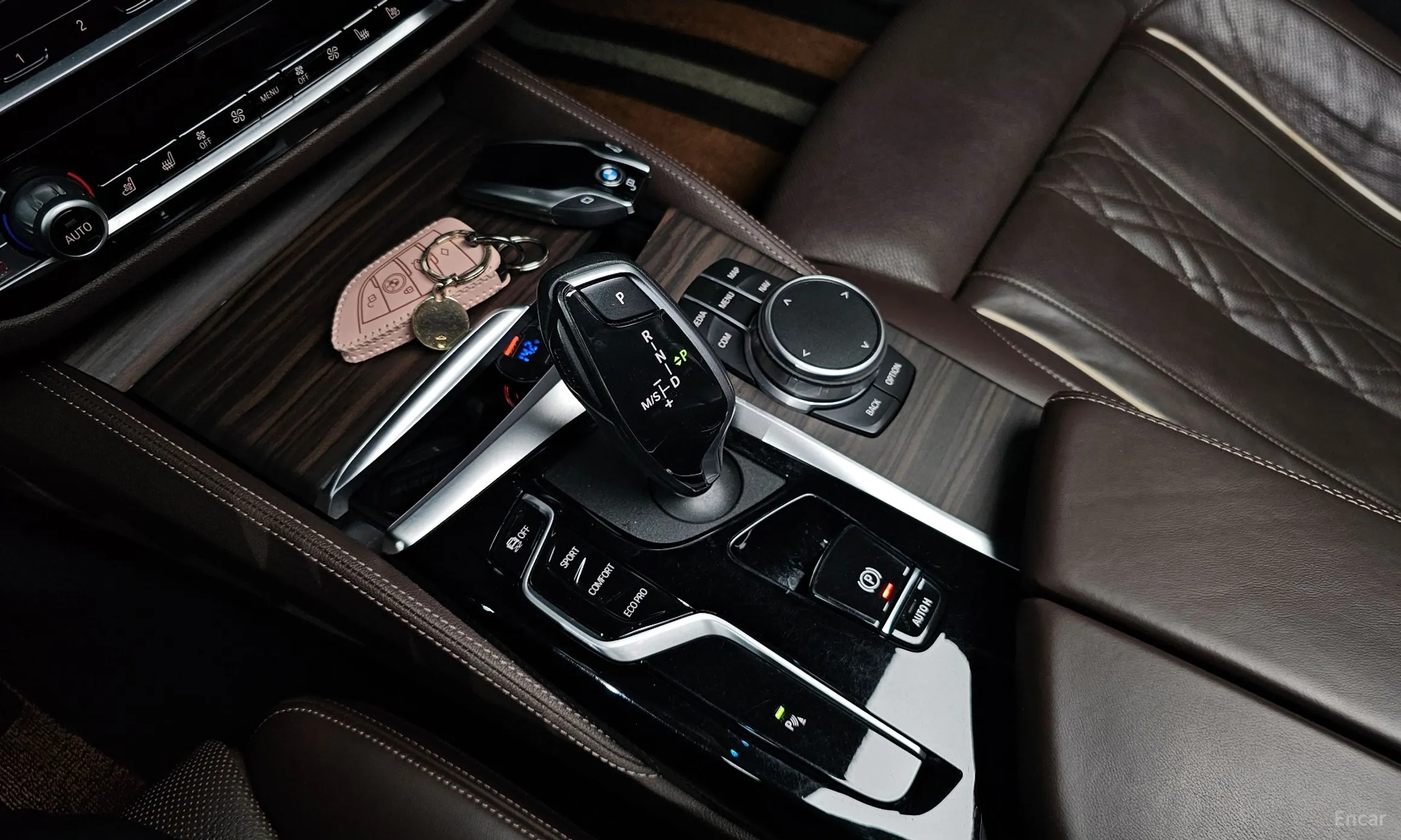 BMW 5 Series (G30) превью 9