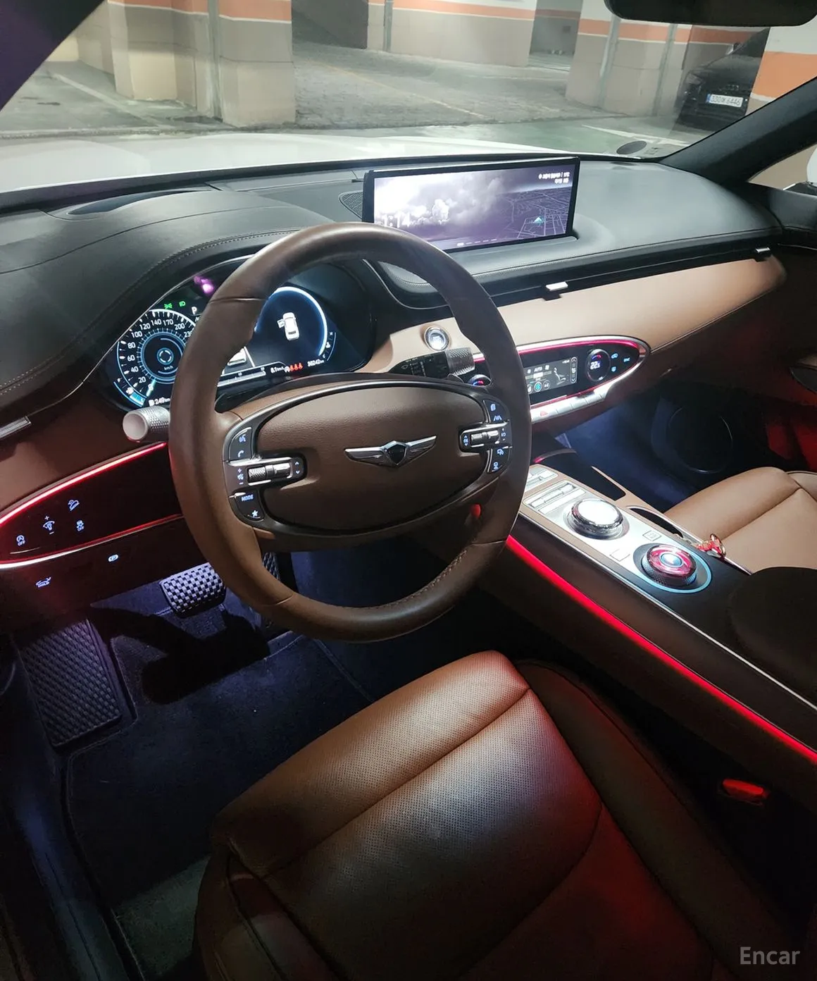 Genesis GV70 превью 18