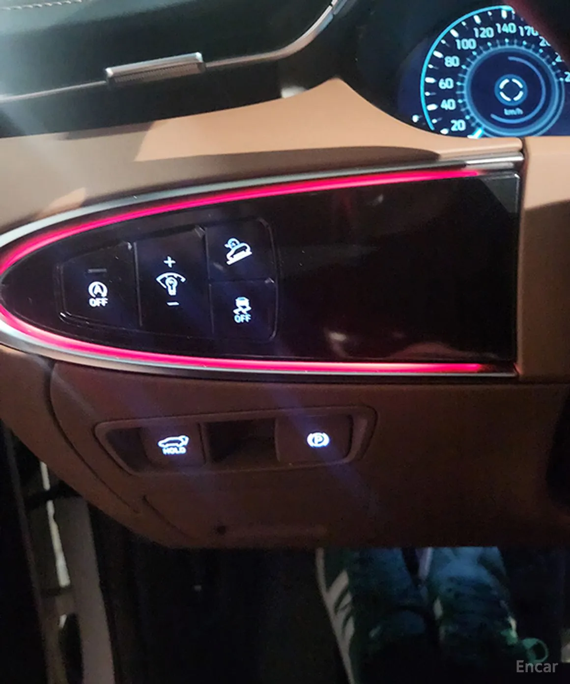 Genesis GV70 превью 6