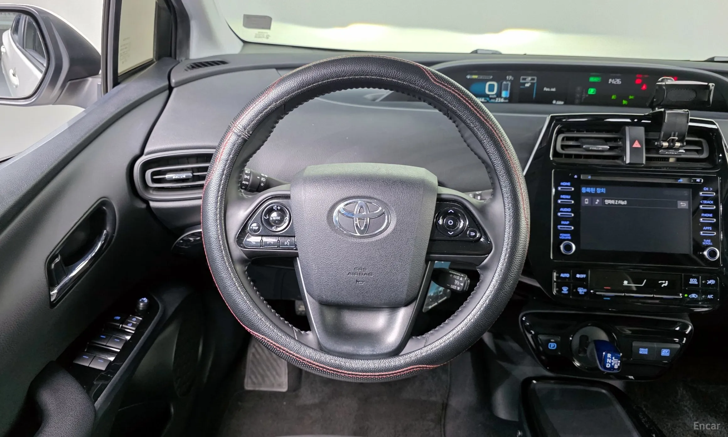 Toyota Prius 4th Generation превью 13
