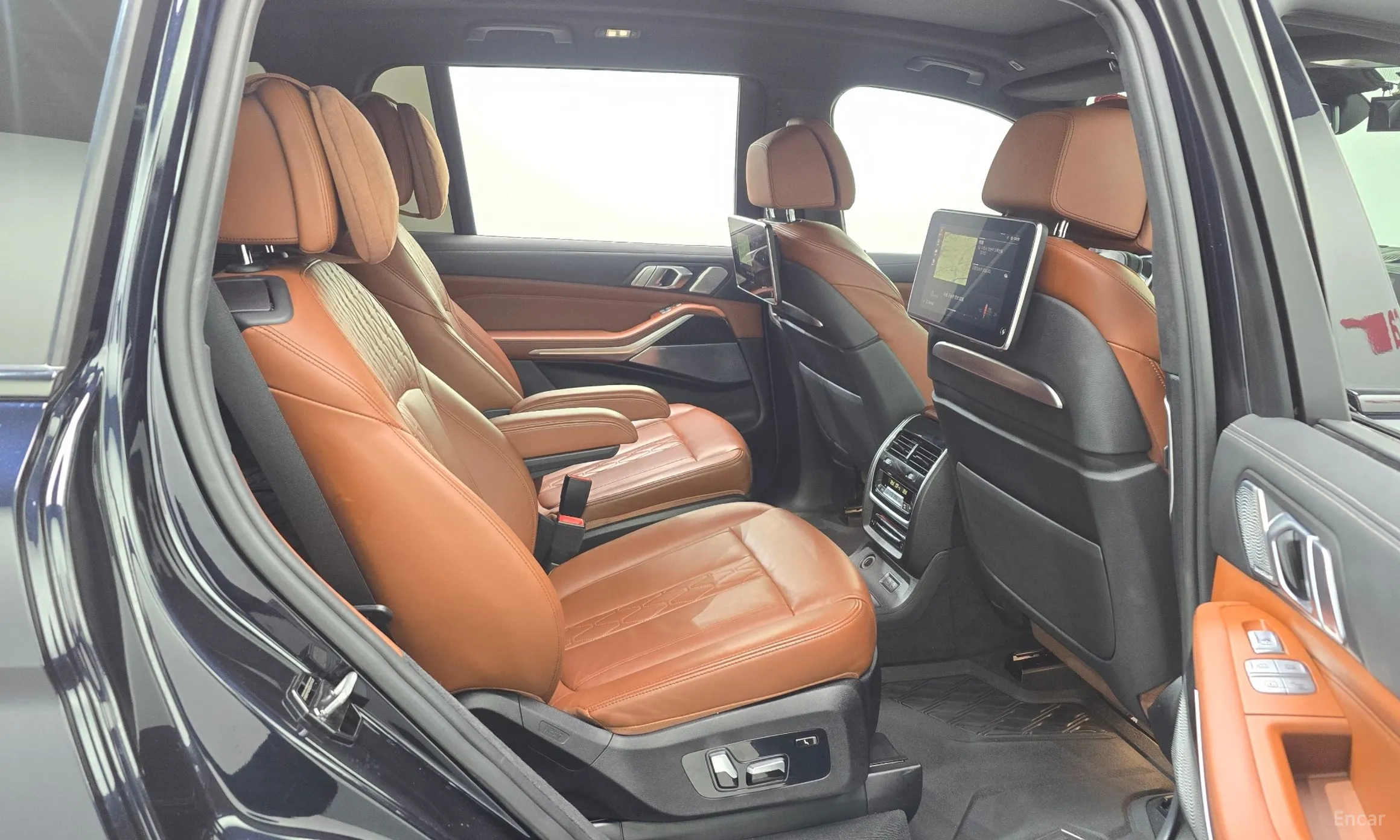 BMW X7 (G07) превью 12