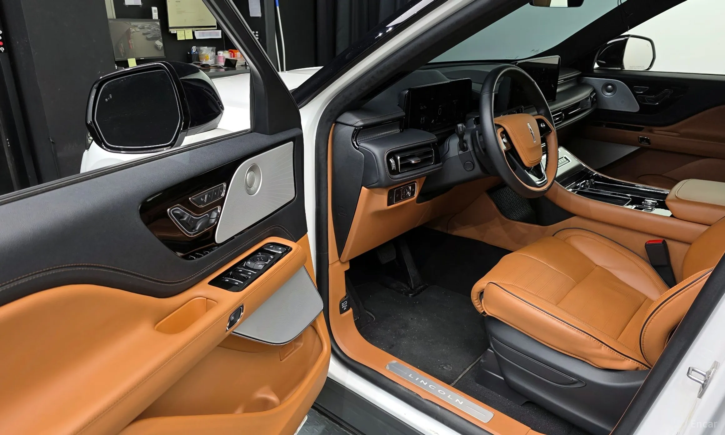 Lincoln Aviator 2nd Generation превью 10