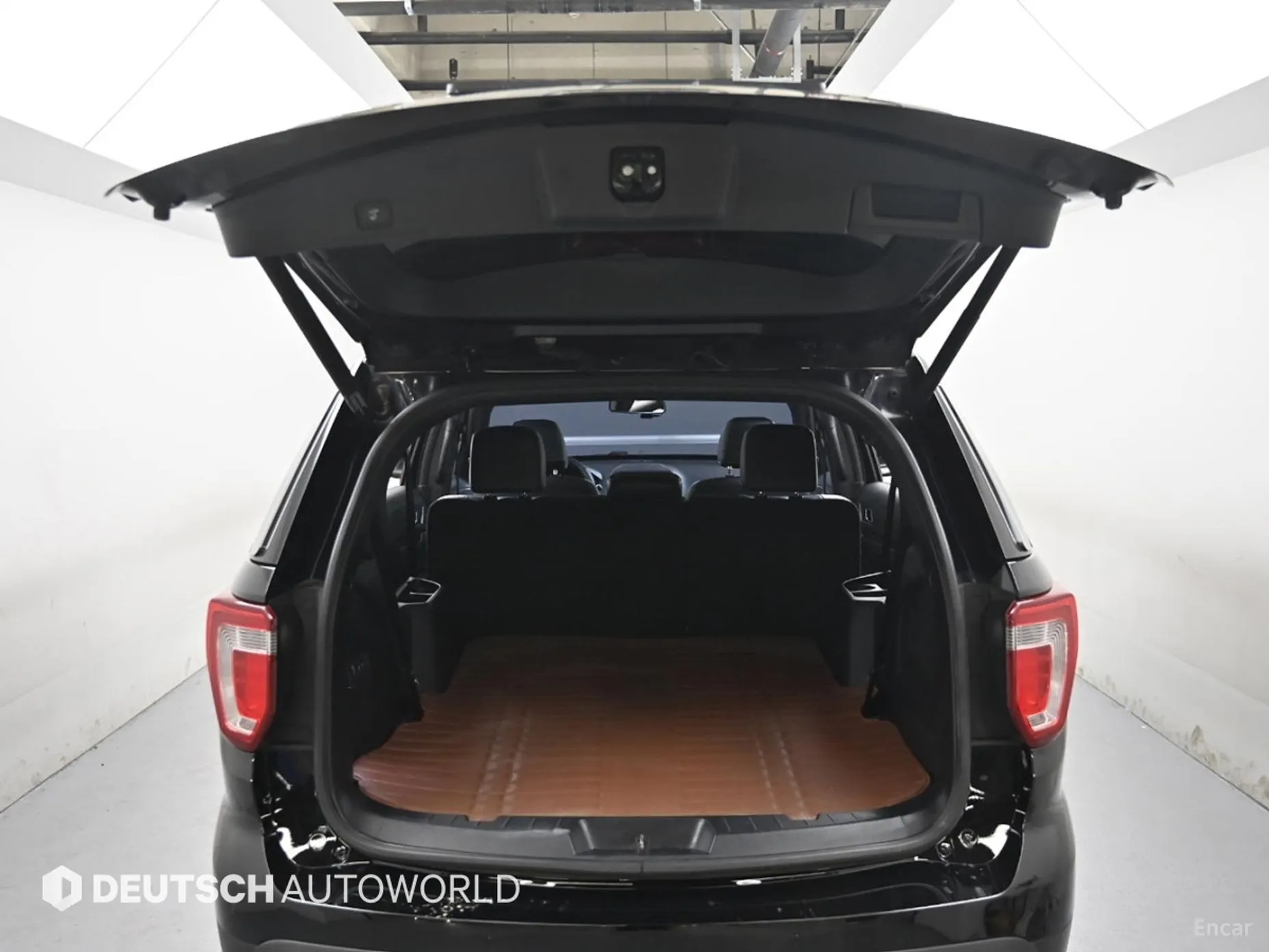 Ford Explorer превью 19
