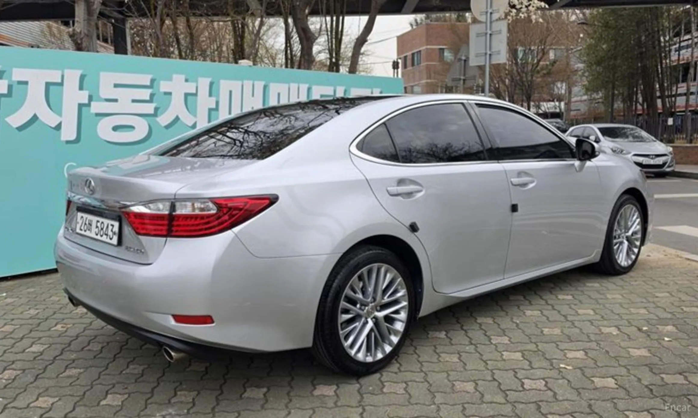 Lexus New ES350