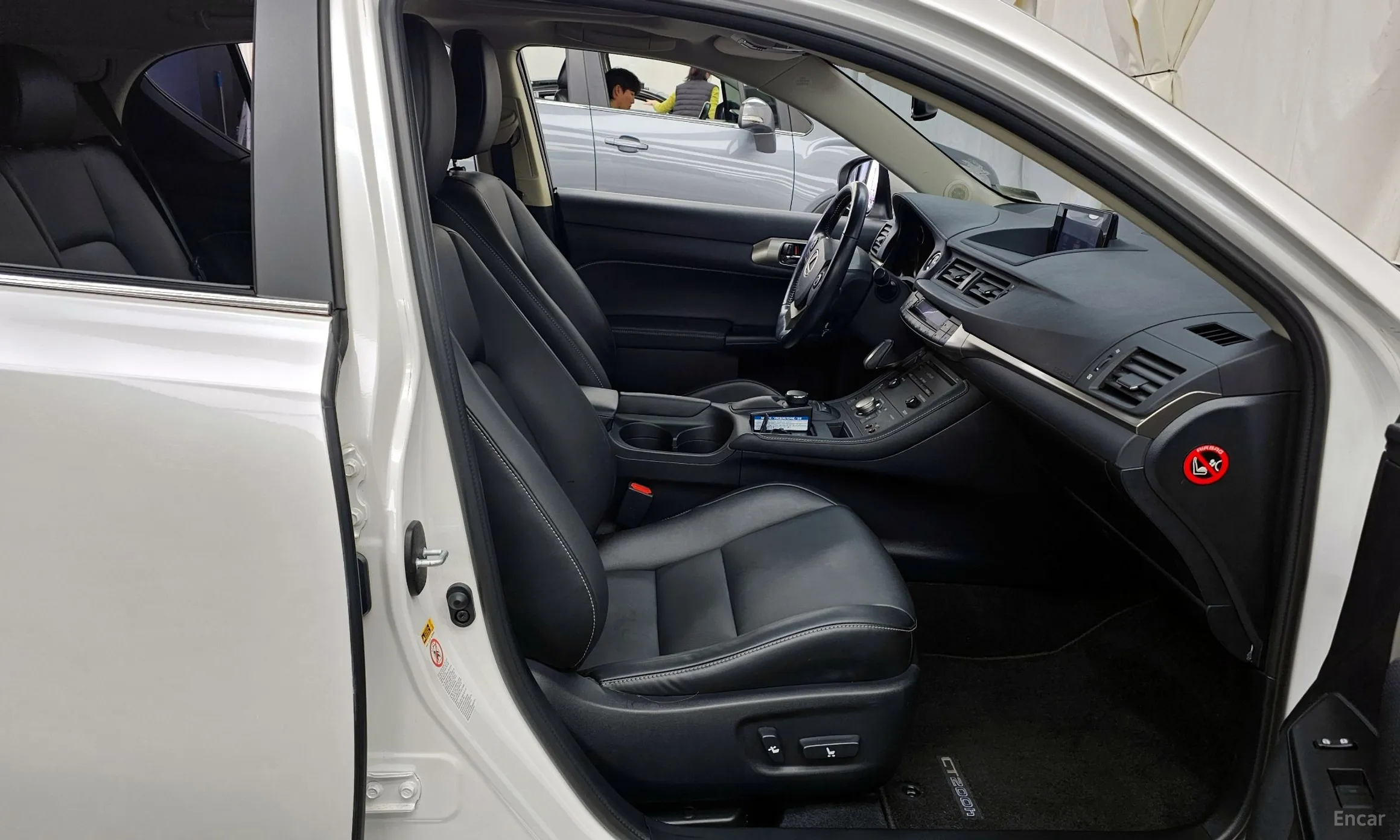 Lexus CT200h превью 11