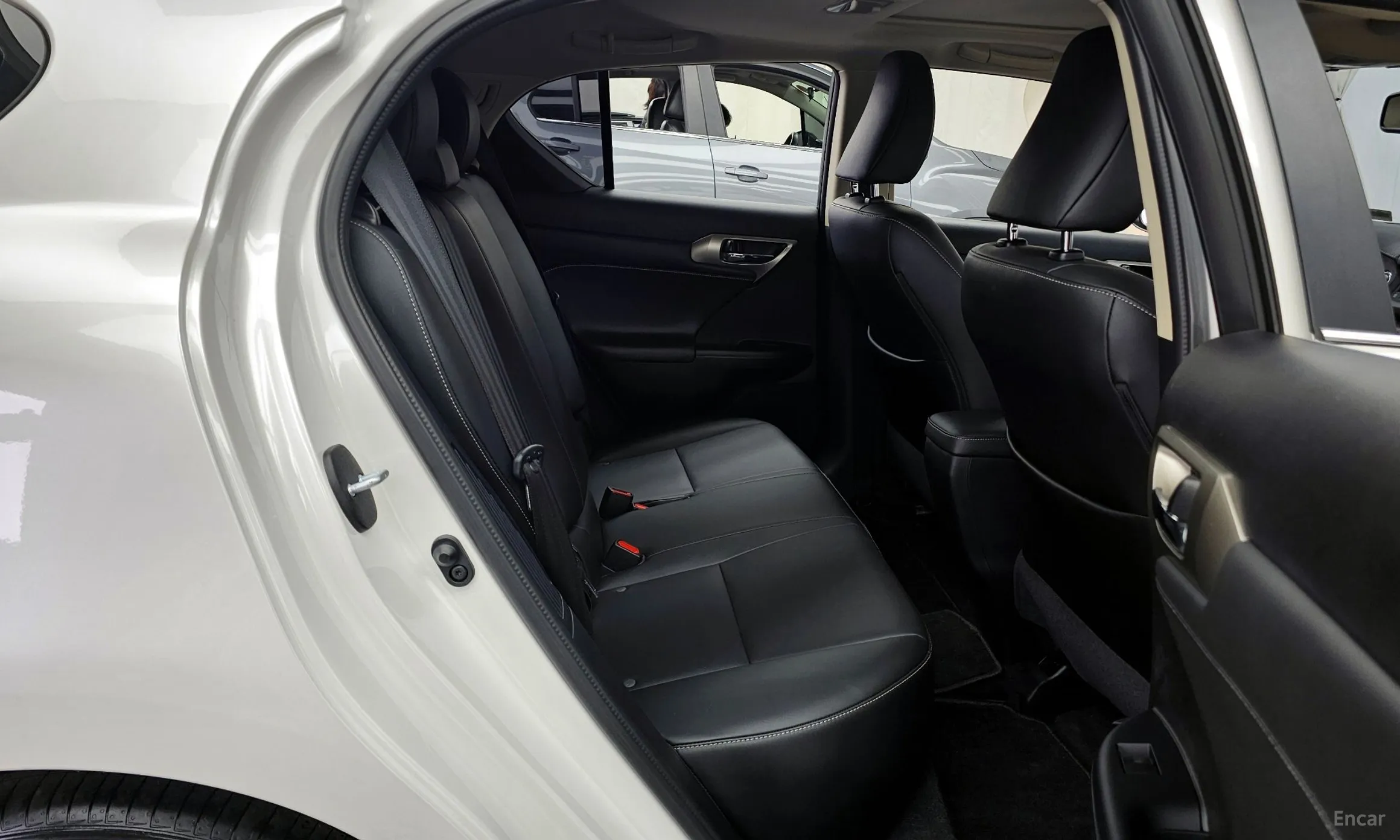 Lexus CT200h превью 12