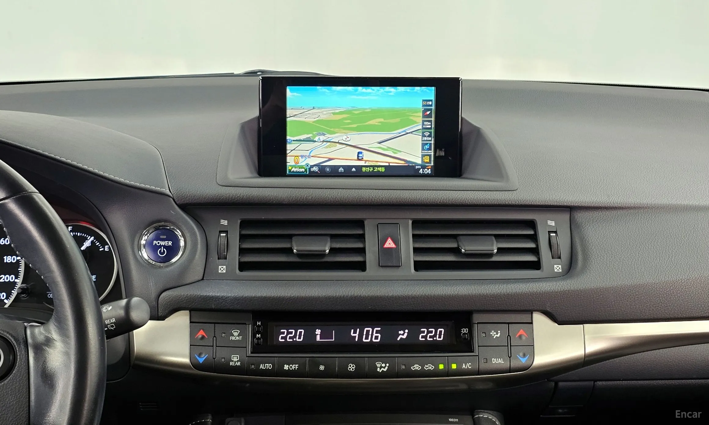 Lexus CT200h превью 14