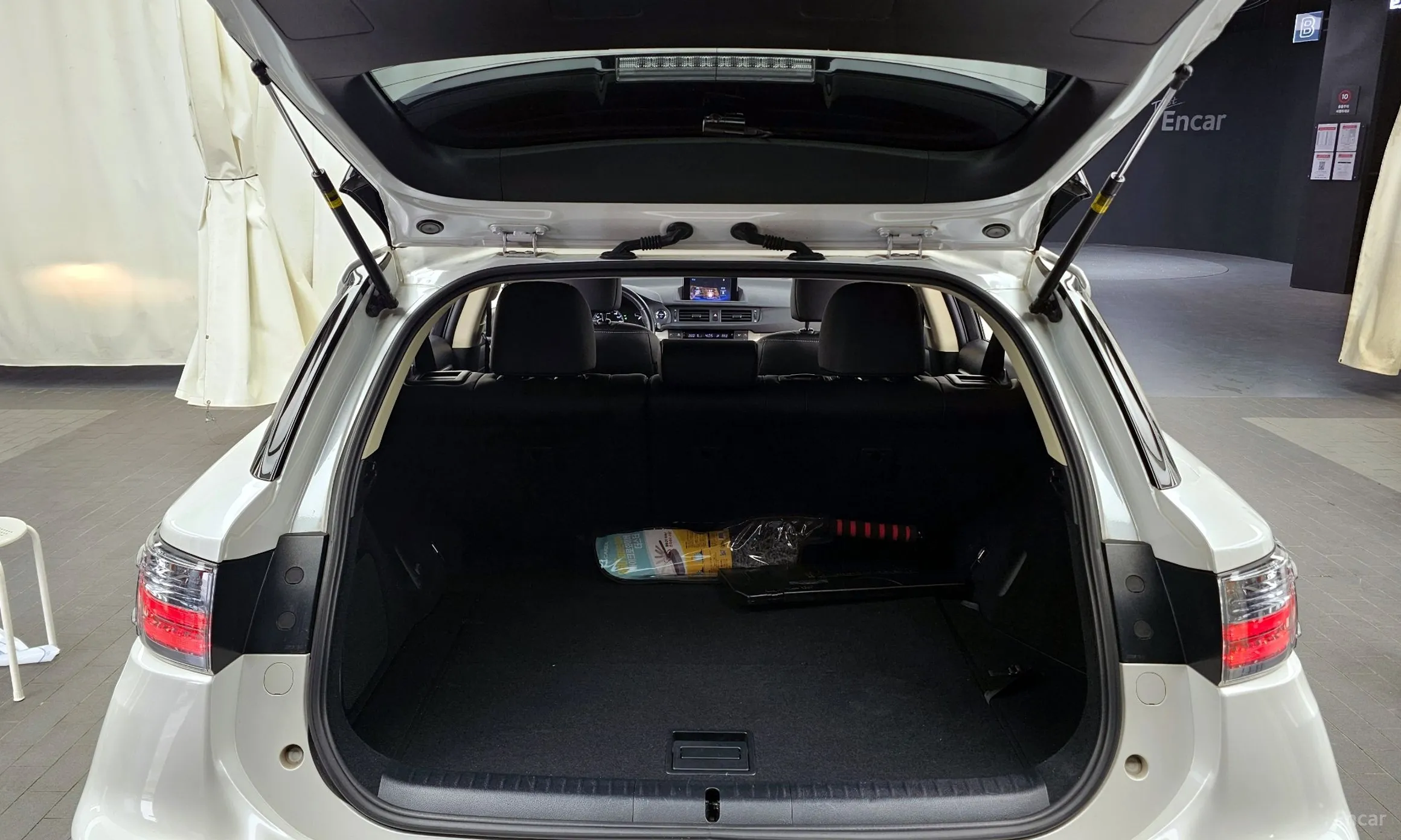 Lexus CT200h превью 20