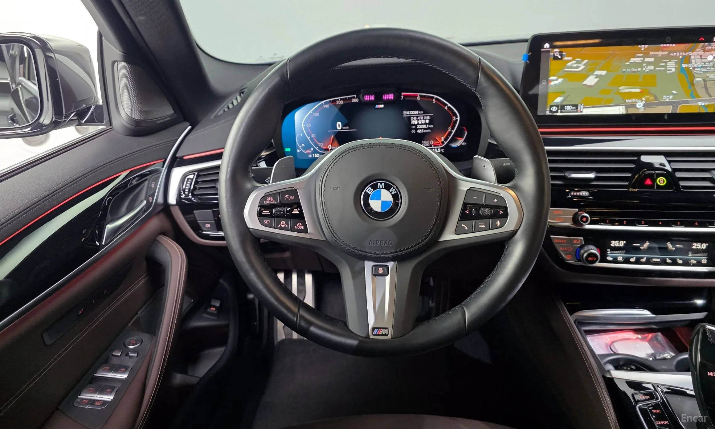 BMW 5 Series (G30) превью 13
