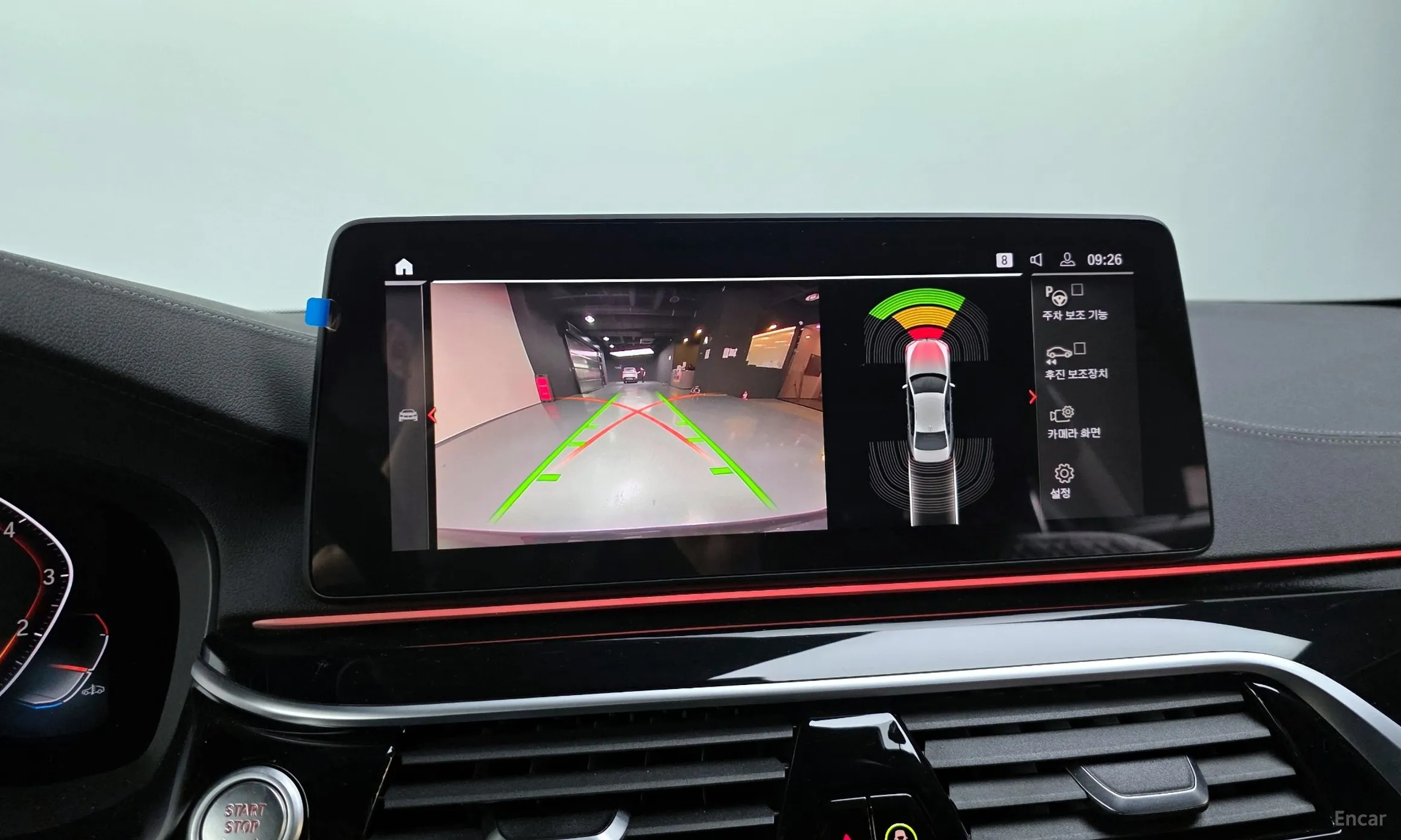 BMW 5 Series (G30) превью 15