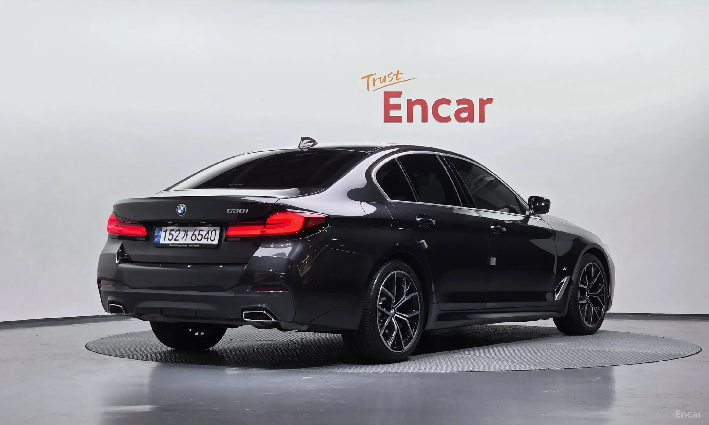 BMW 5 Series (G30) превью 2