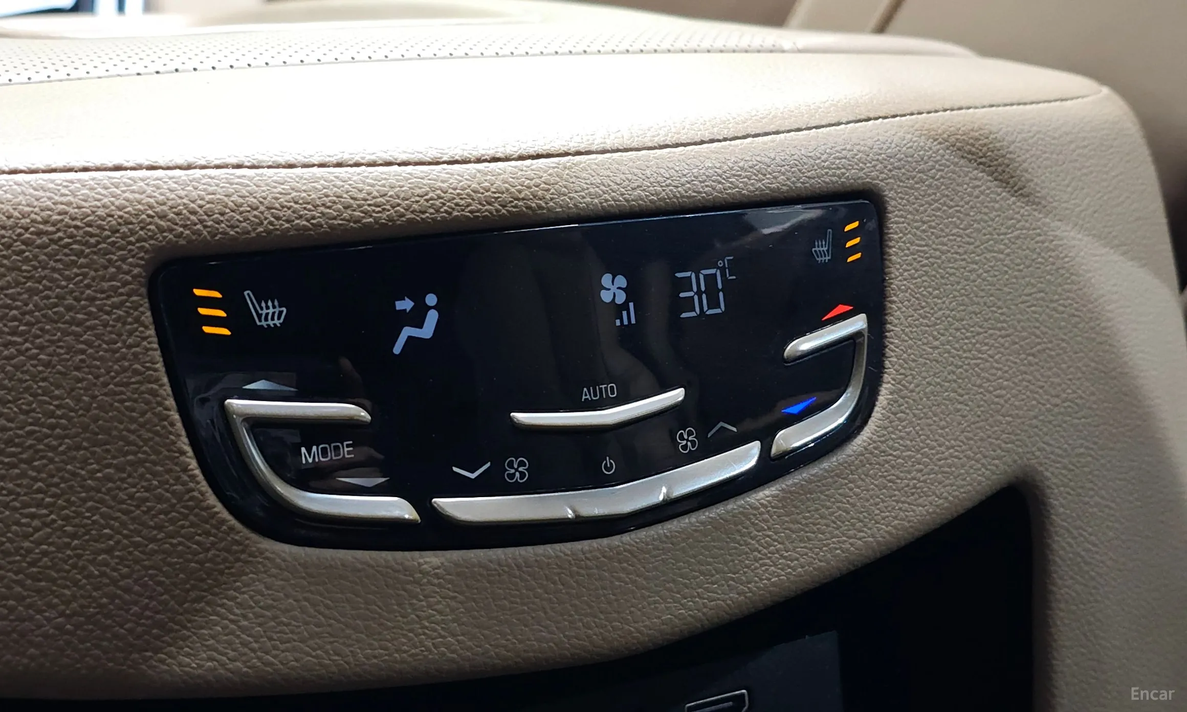 Cadillac Escalade превью 17