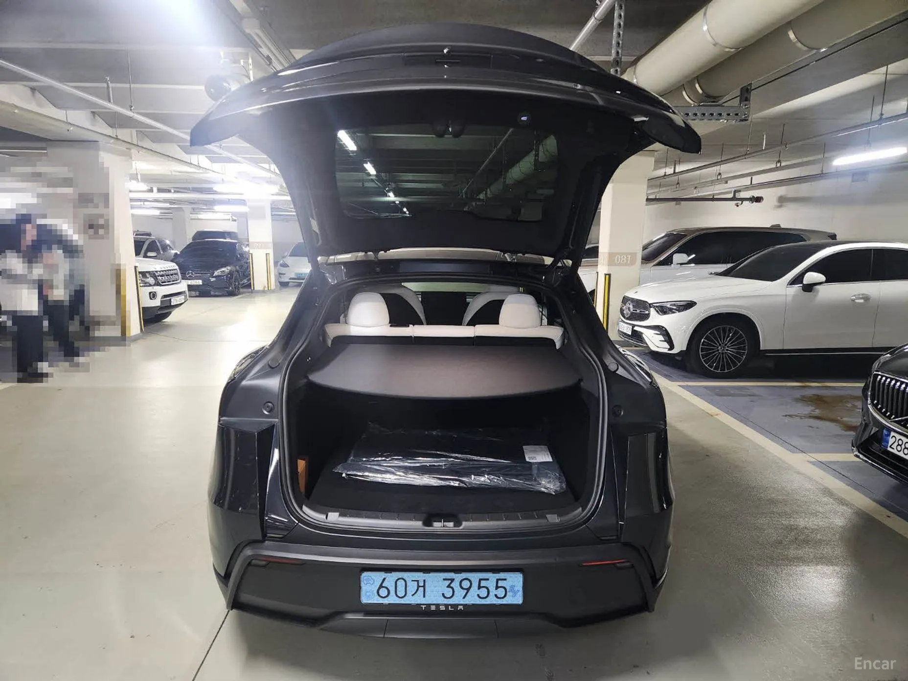 Tesla Model Y превью 16
