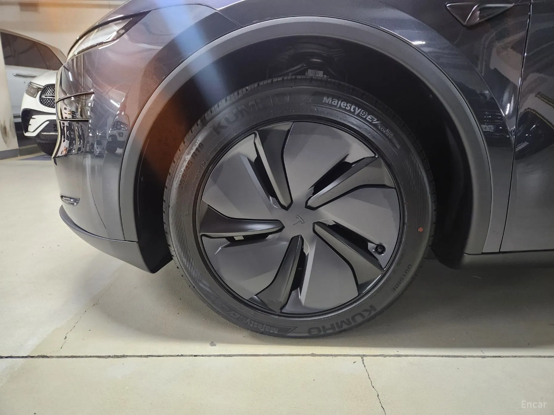 Tesla Model Y превью 18