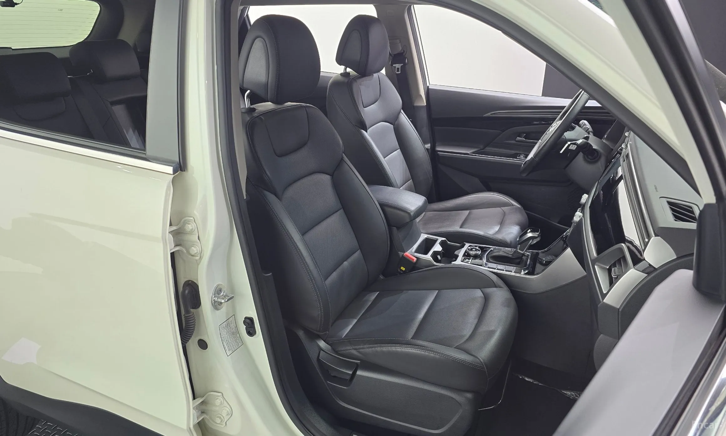 KG Mobility (SsangYong) Beautiful Korando превью 10