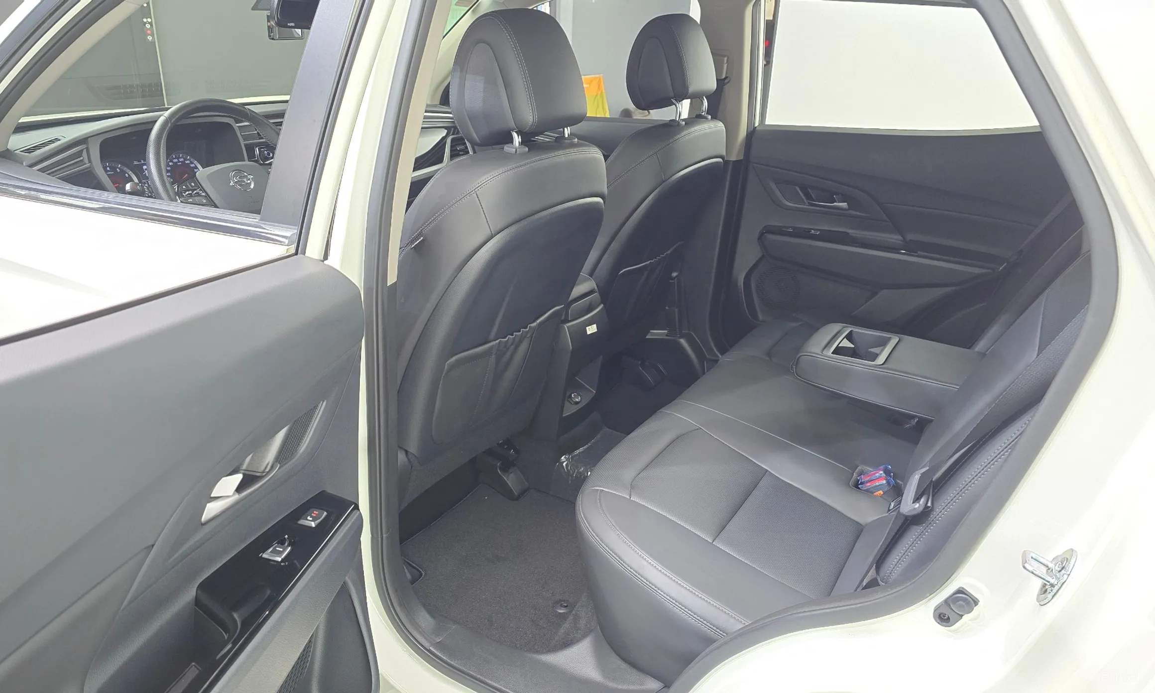 KG Mobility (SsangYong) Beautiful Korando превью 12